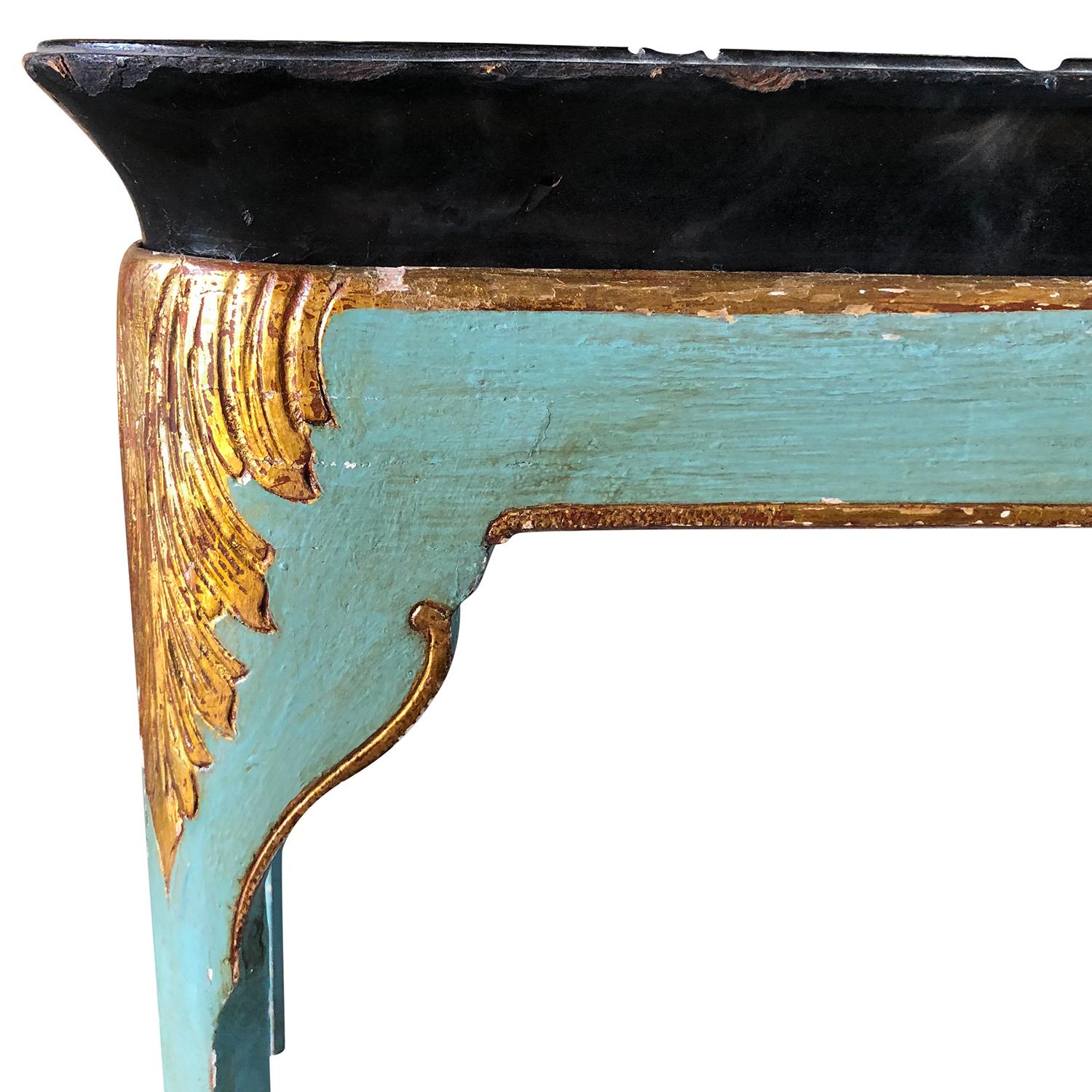Sculpté à la main Table à plateau gustavienne suédoise turquoise du 19ème siècle - Table d'appoint ancienne en pin en vente