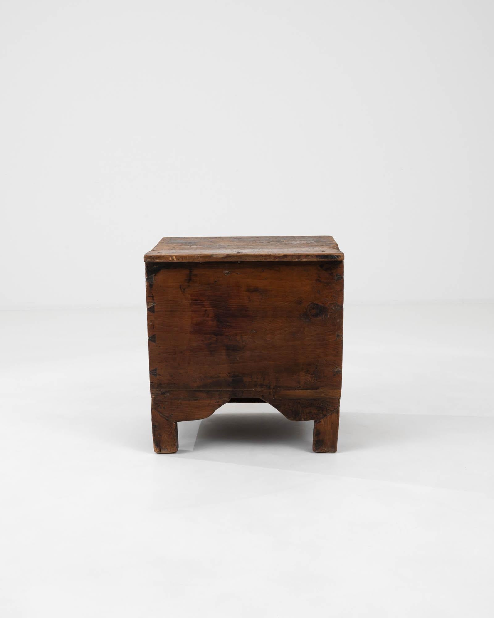 19th Century Scandinavian Wooden Chest For Sale 10