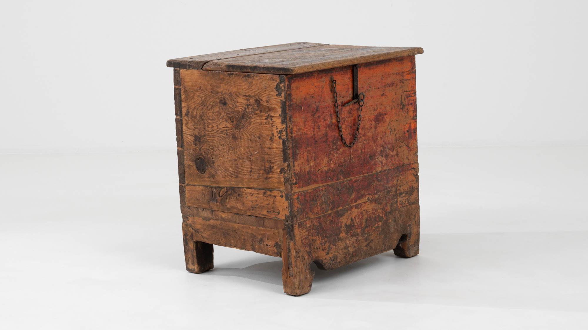 19th Century Scandinavian Wooden Chest For Sale 5