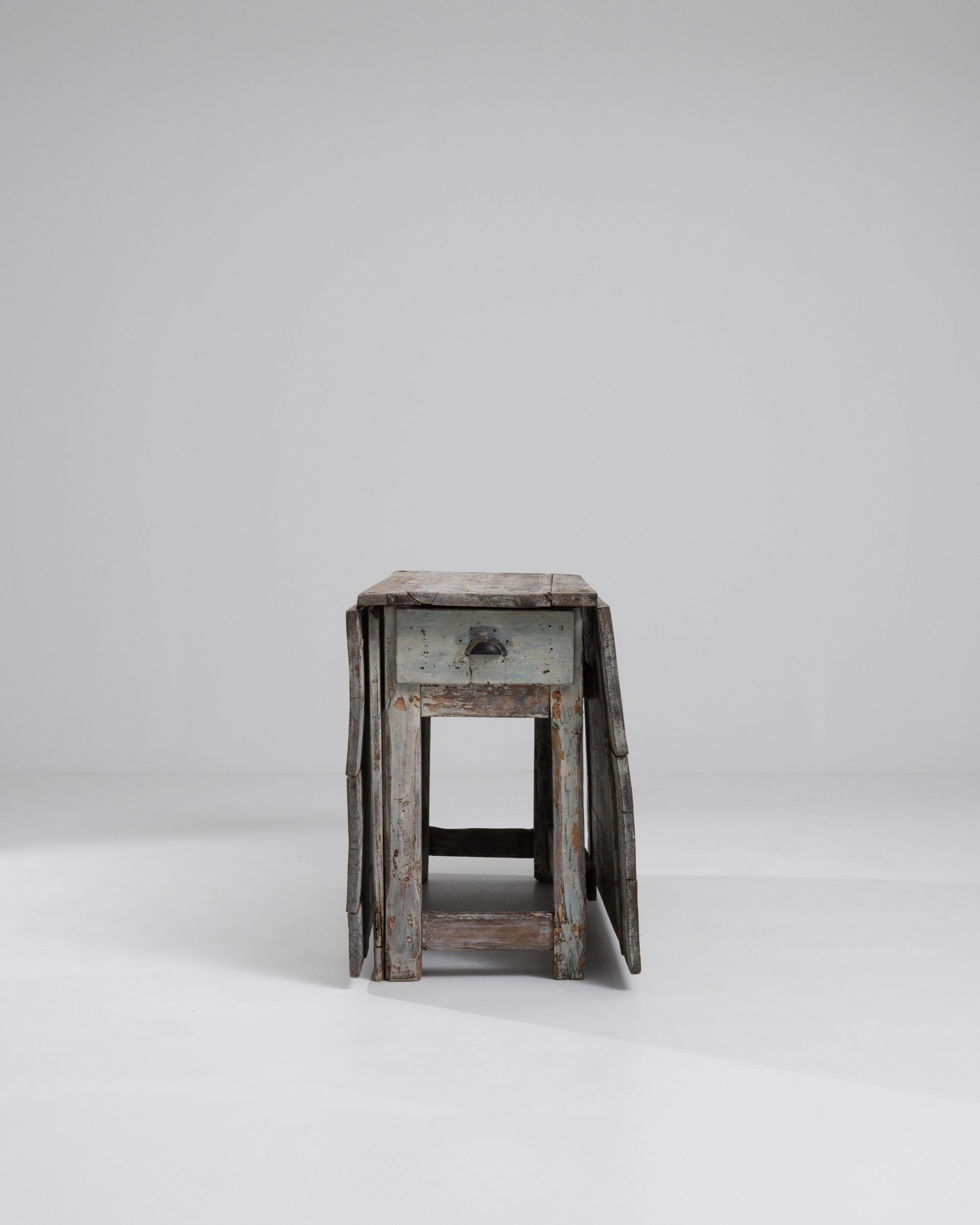 19th Century Scandinavian Wooden Gate Leg Table For Sale 3