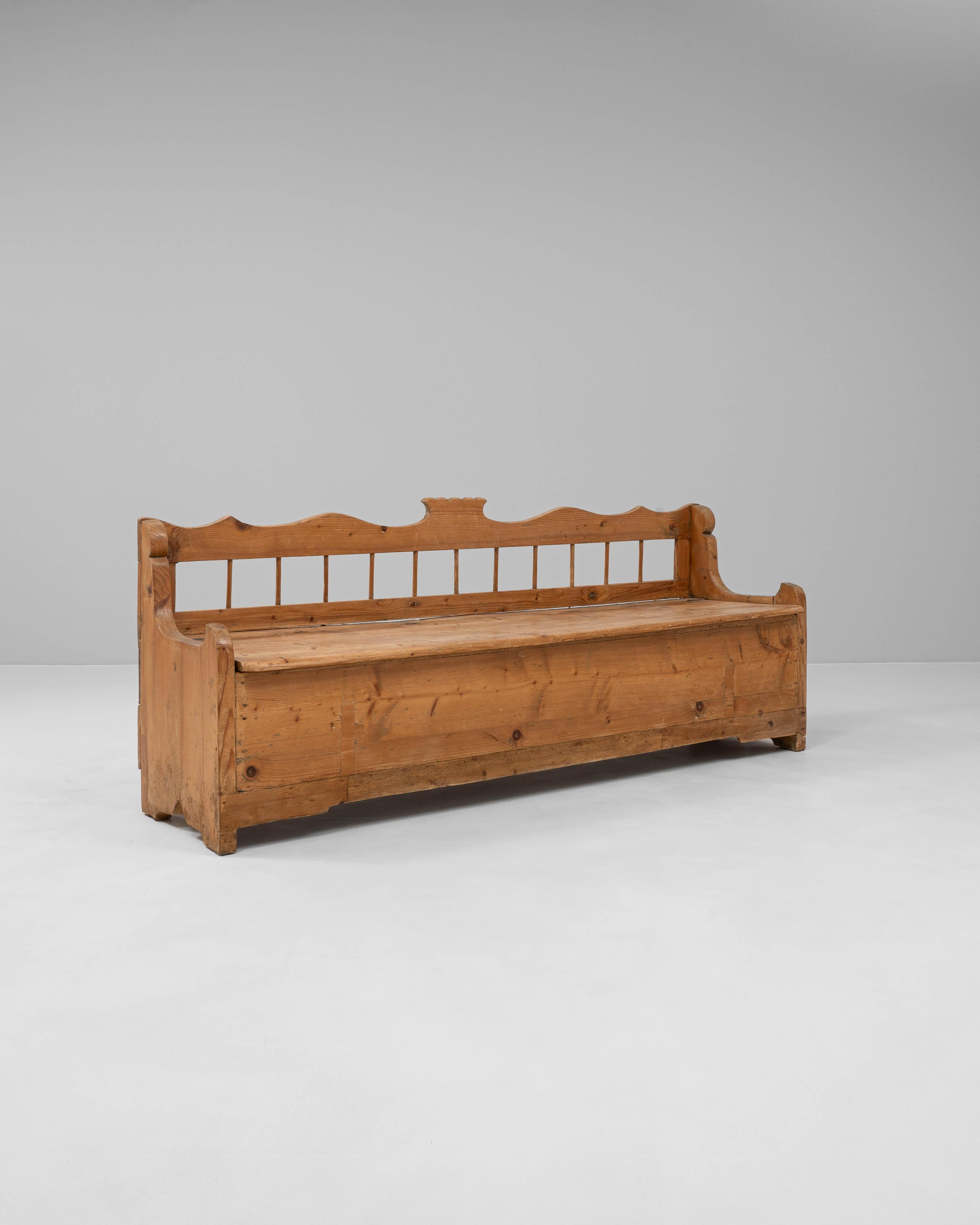 Banco de almacenaje de madera escandinavo del siglo XIX 1
