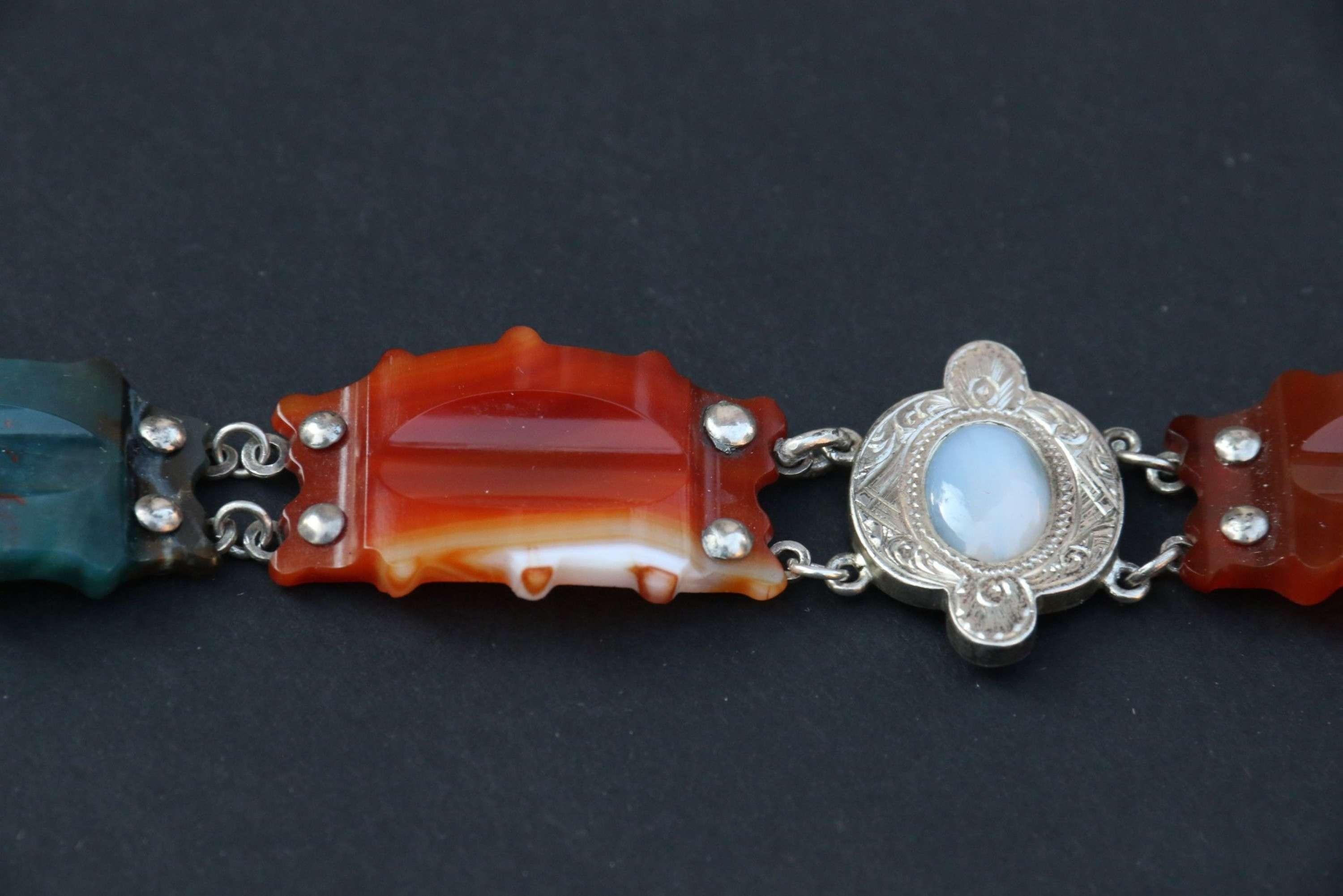 Late Victorian 19th Century Scottish Agate and Silver Bracelet circa 1880 For Sale