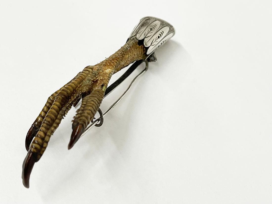 19th Century Scottish capercaillie foot brooch For Sale 5