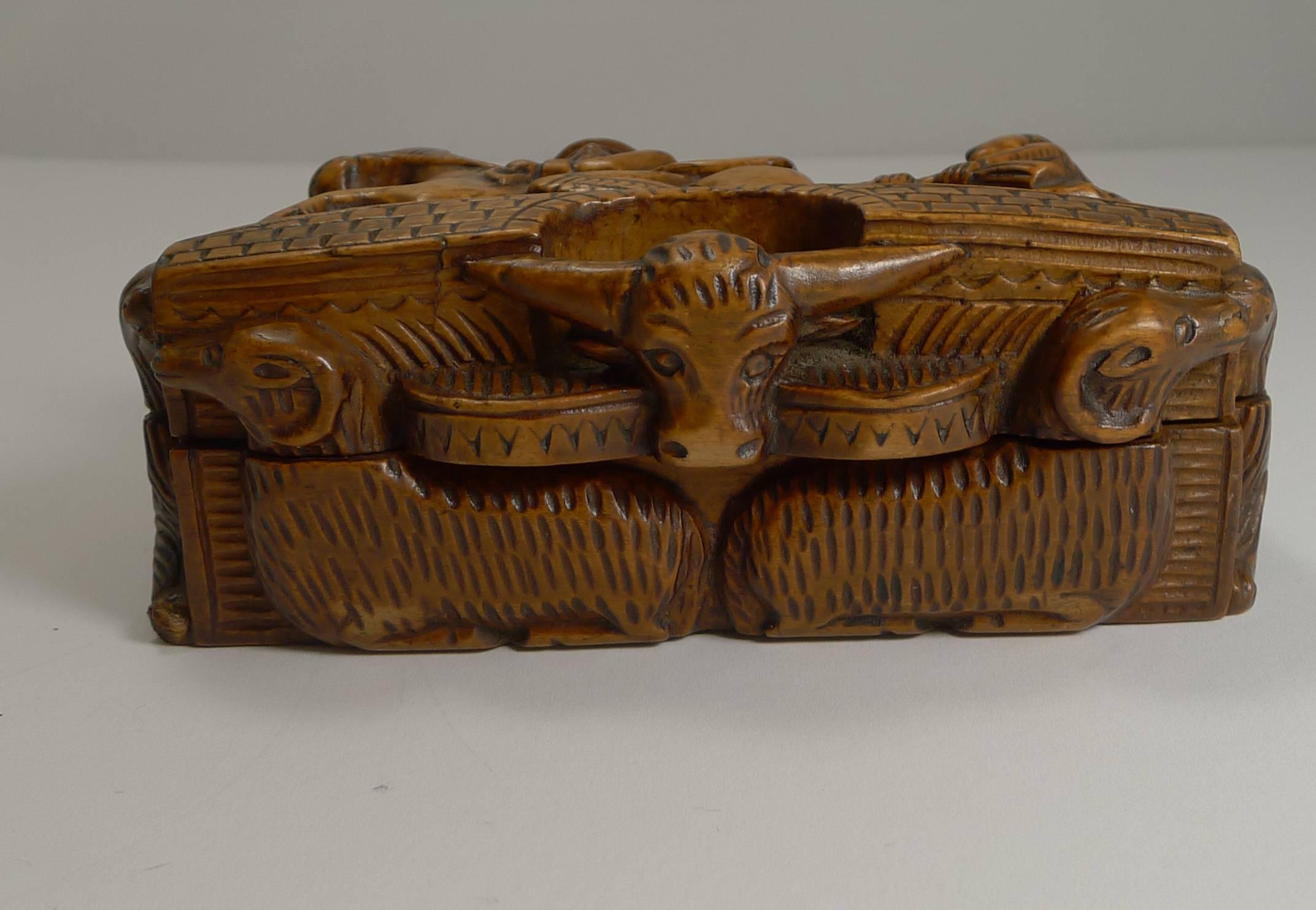 High Victorian 19th Century Scottish Hand-Carved Table Snuff Box, Tam O'shanter