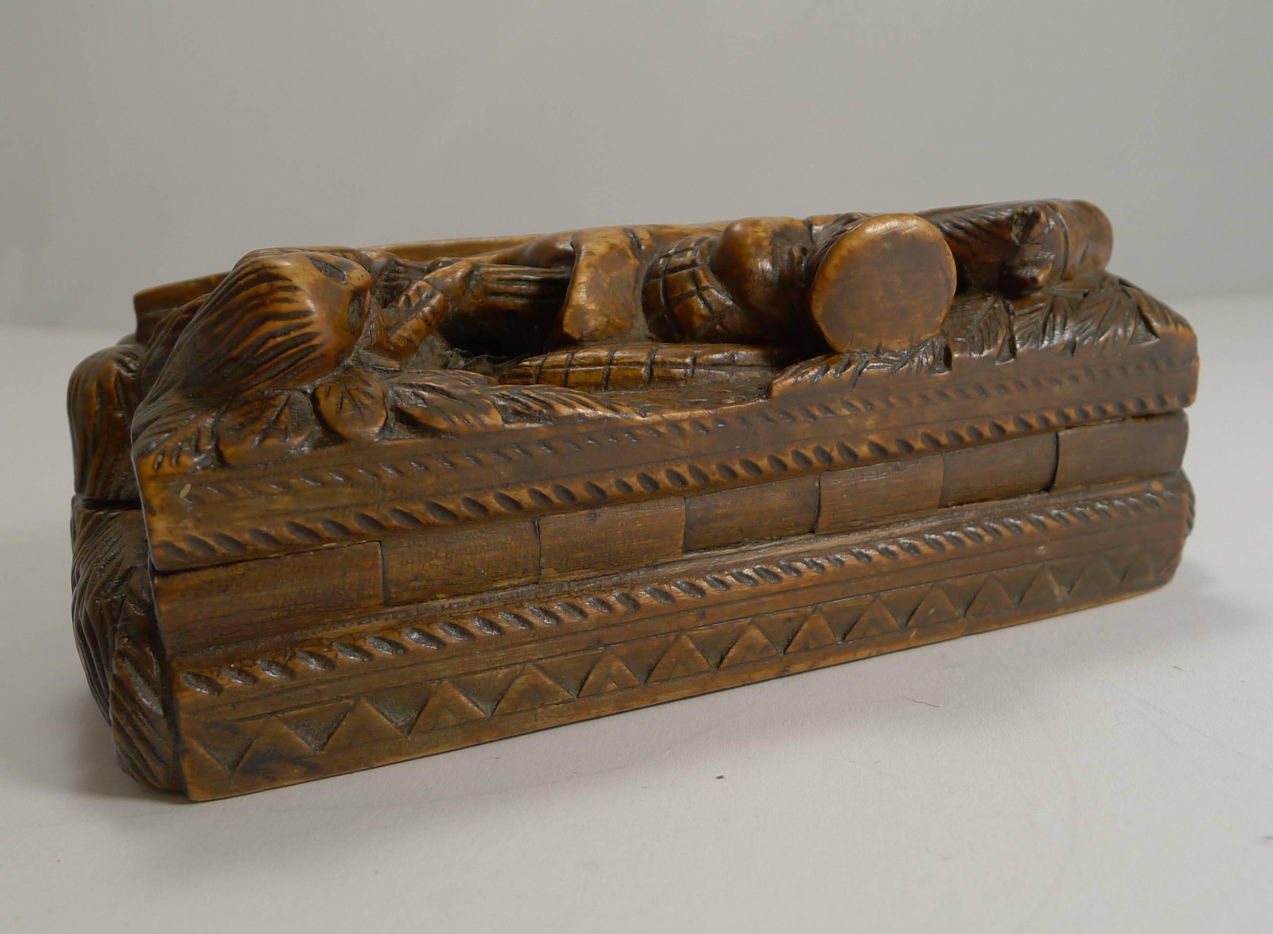 Mid-19th Century 19th Century Scottish Hand-Carved Table Snuff Box, Tam O'shanter