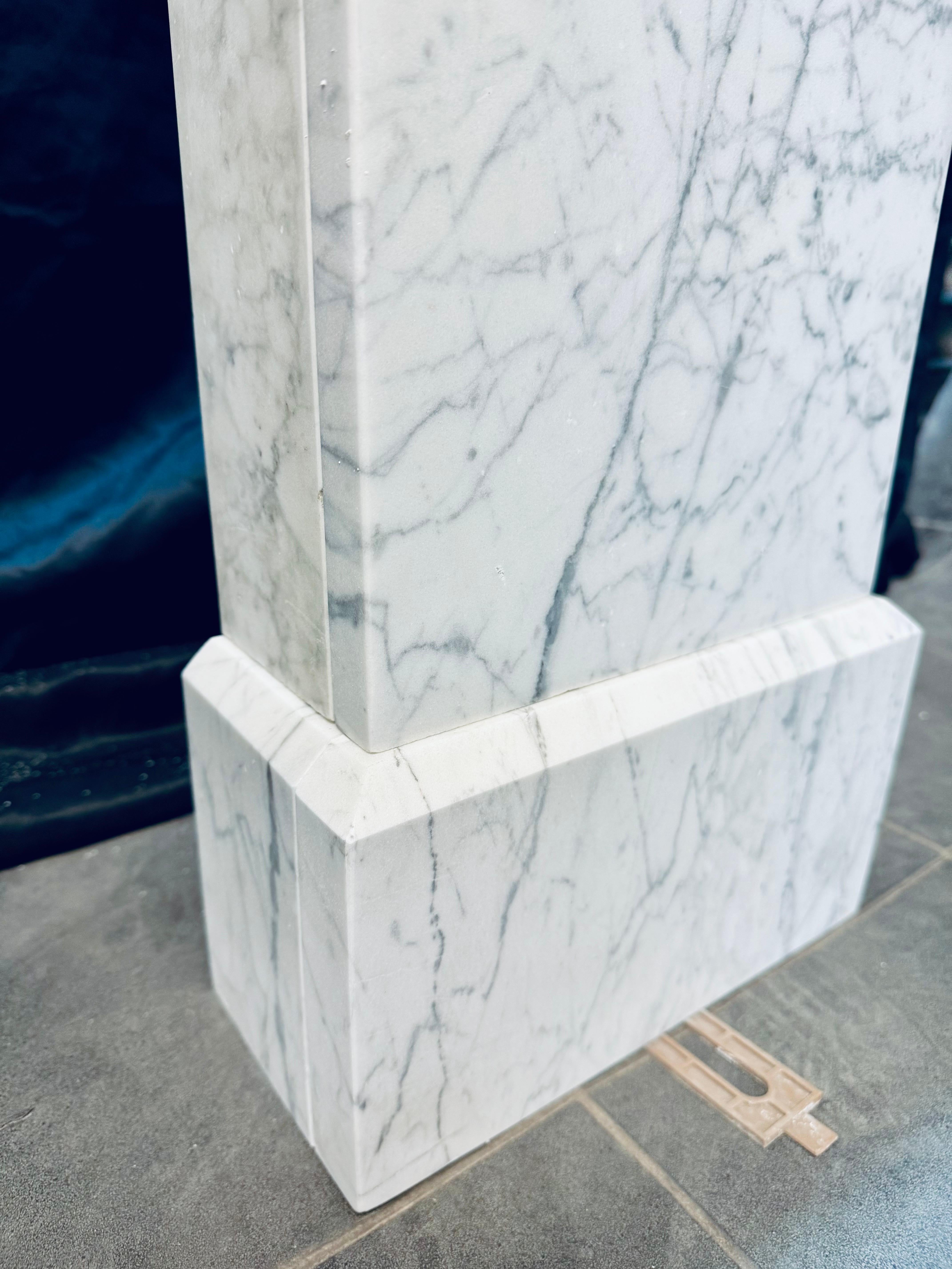 19th Century Scottish Victorian Carrara Marble Corbeled Fireplace. For Sale 3
