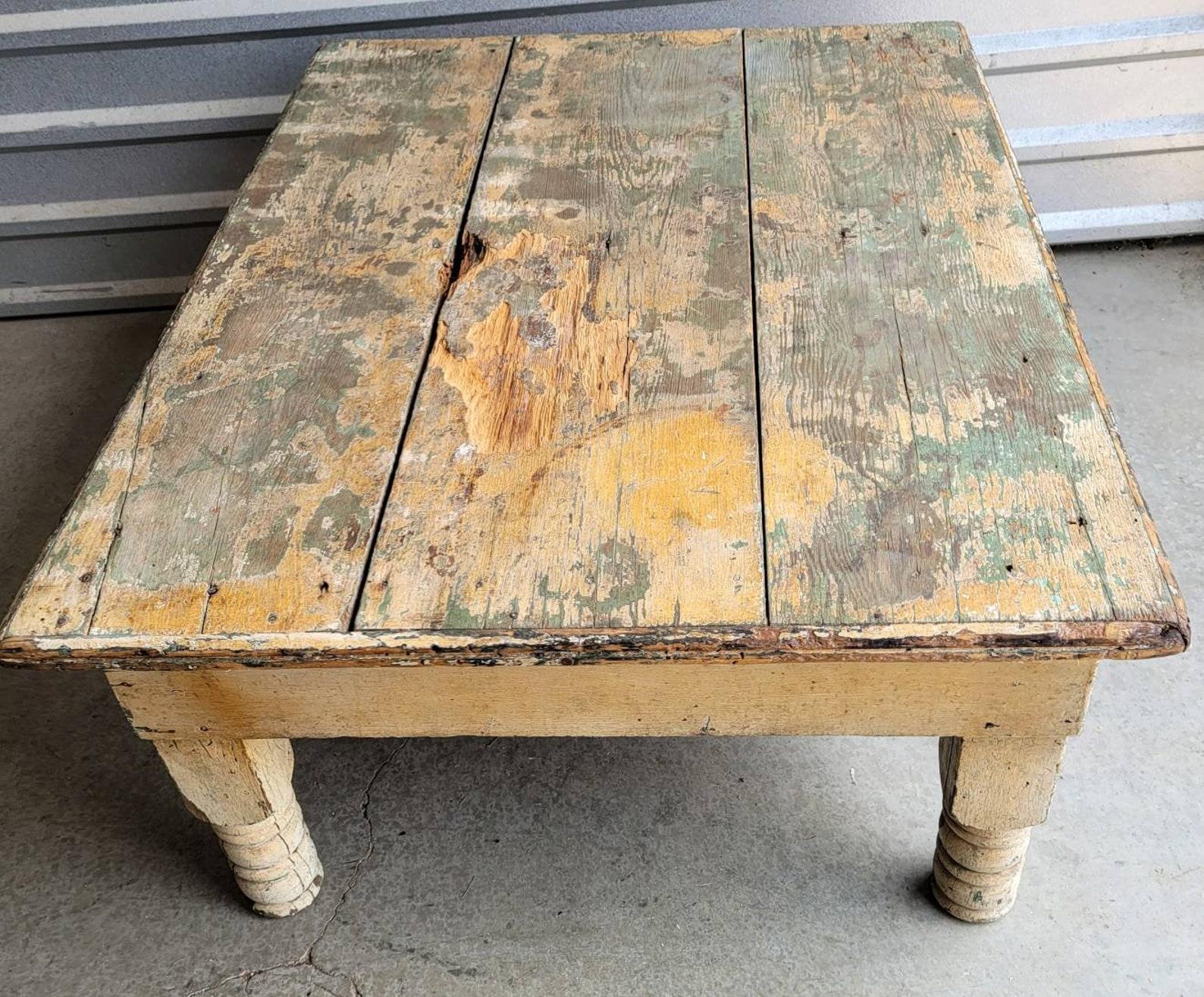 19th Century Scottish Victorian Painted Pine Farmhouse Coffee Table In Good Condition In Forney, TX