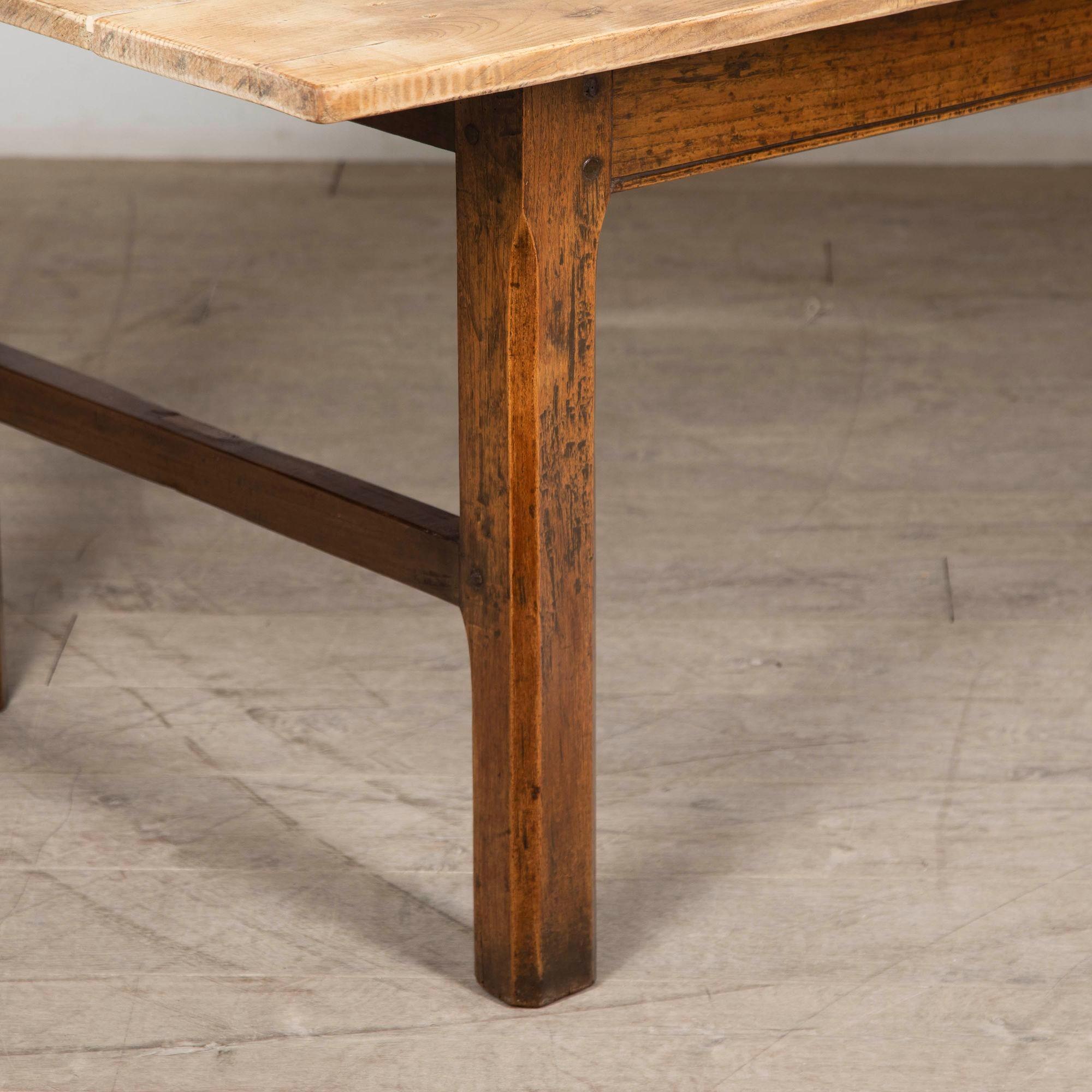 XIXe siècle Table de ferme en orme frotté du 19e siècle en vente