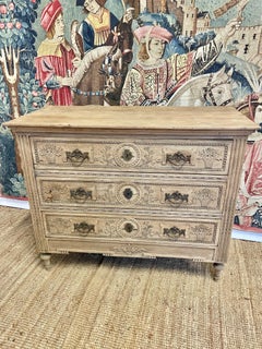 19th century scrubbed oak chest of drawers / French commode