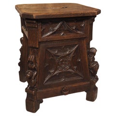 Tabouret en chêne français sculpté du 19ème siècle de style gothique