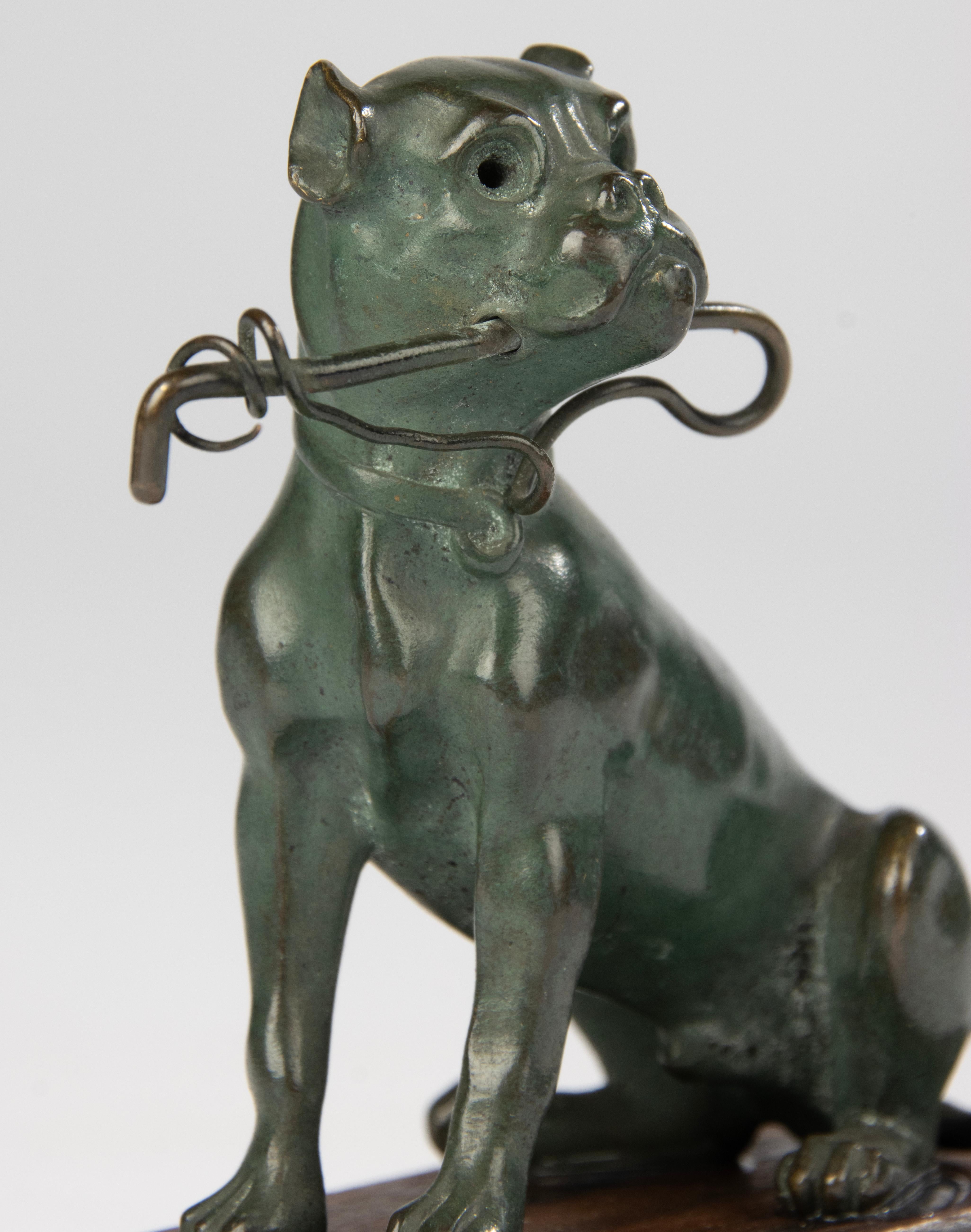 French 19th Century Sculpture of a Bulldog - Green Patina - Animal Sculpture For Sale