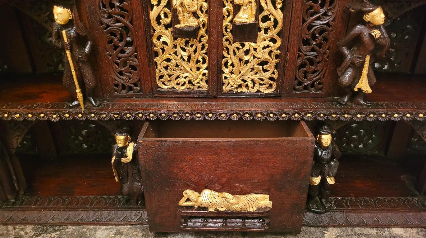 19th Century SE Asian Highly Carved Wooden and Gilded Floor/Wall Cabinet For Sale 5