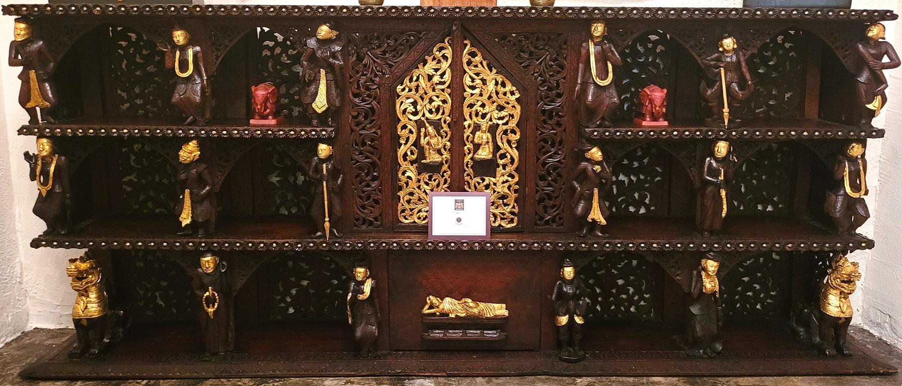 Gold Leaf 19th Century SE Asian Highly Carved Wooden and Gilded Floor/Wall Cabinet For Sale