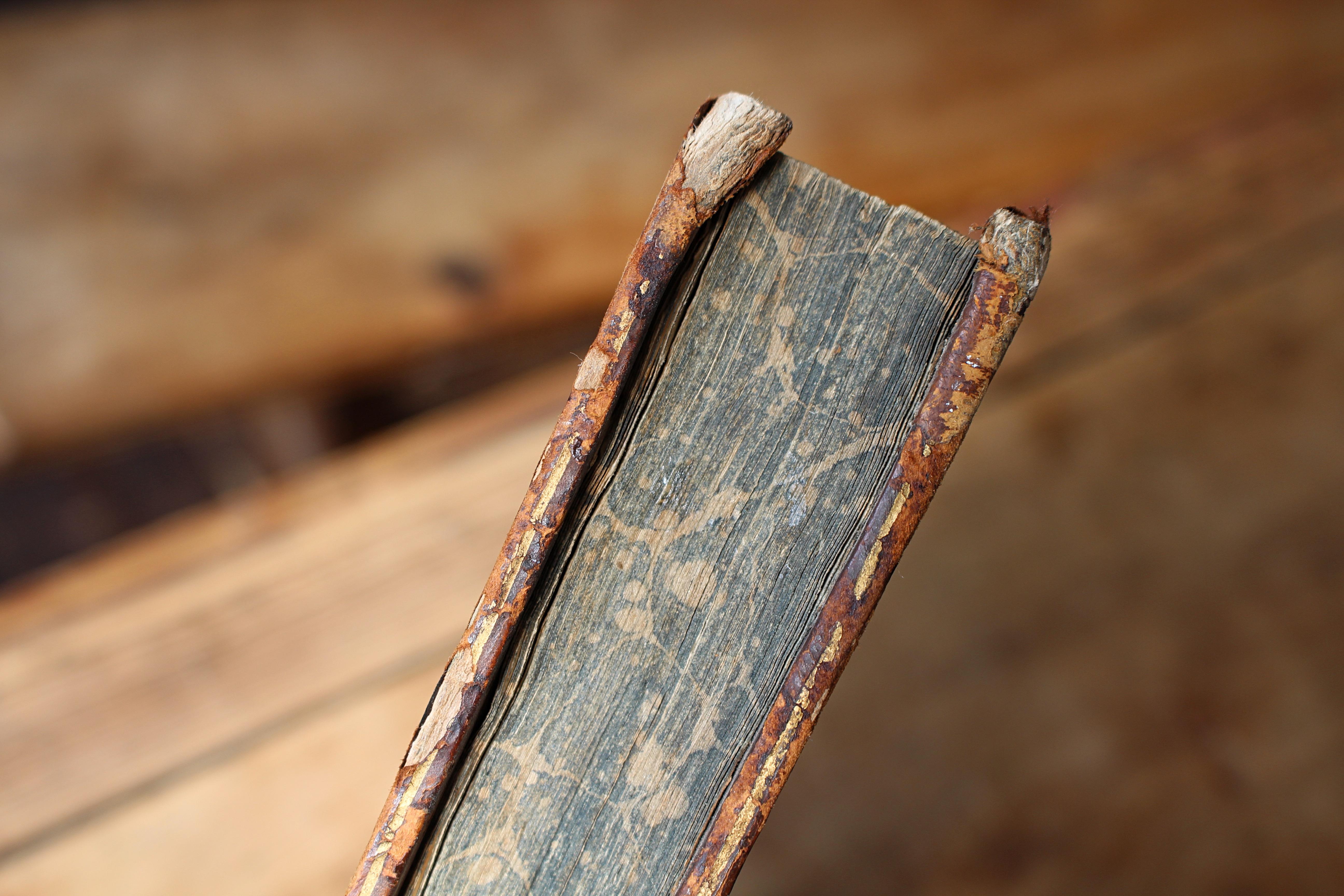 19th Century Secret Leather Bound Book Box For Sale 5