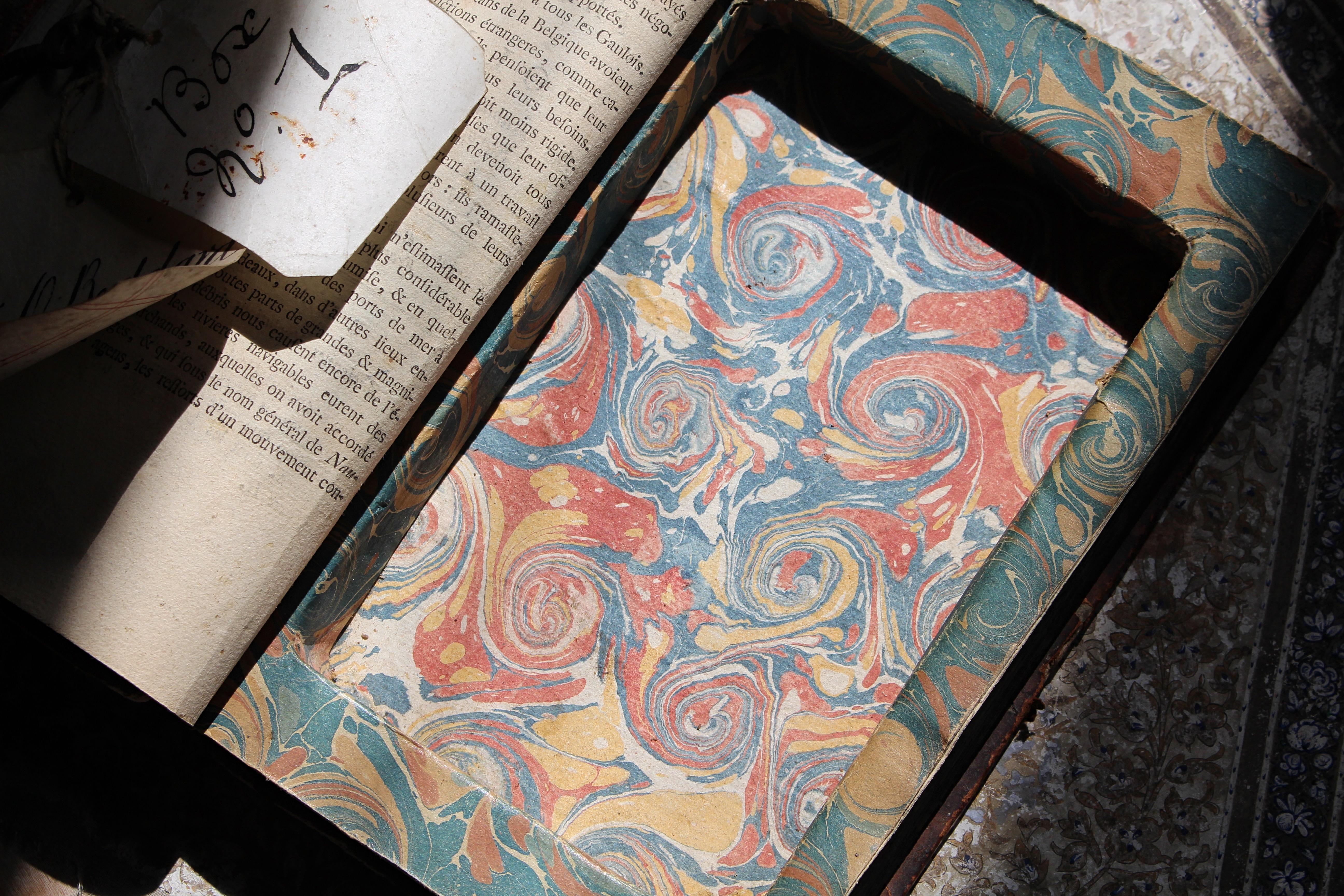 English 19th Century Secret Leather Bound Book Box For Sale