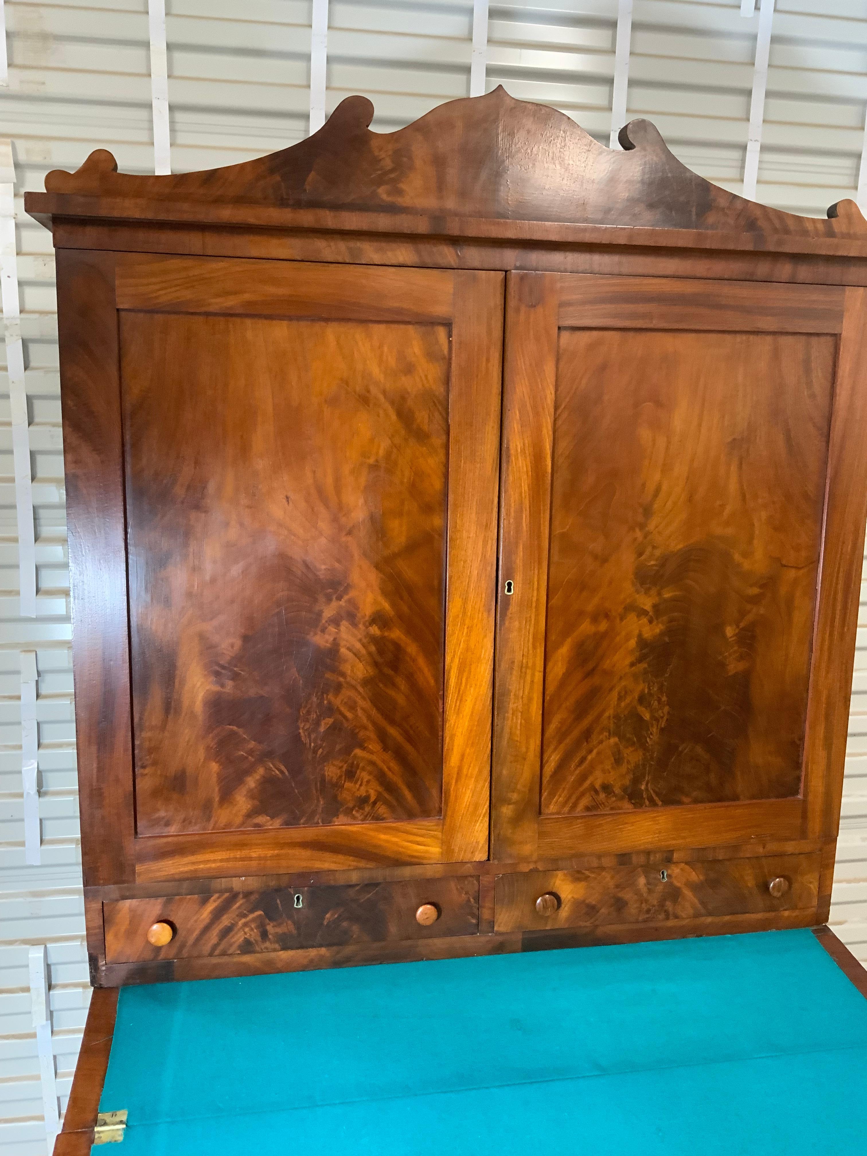 19th Century Secretary Desk In Good Condition For Sale In Bradenton, FL