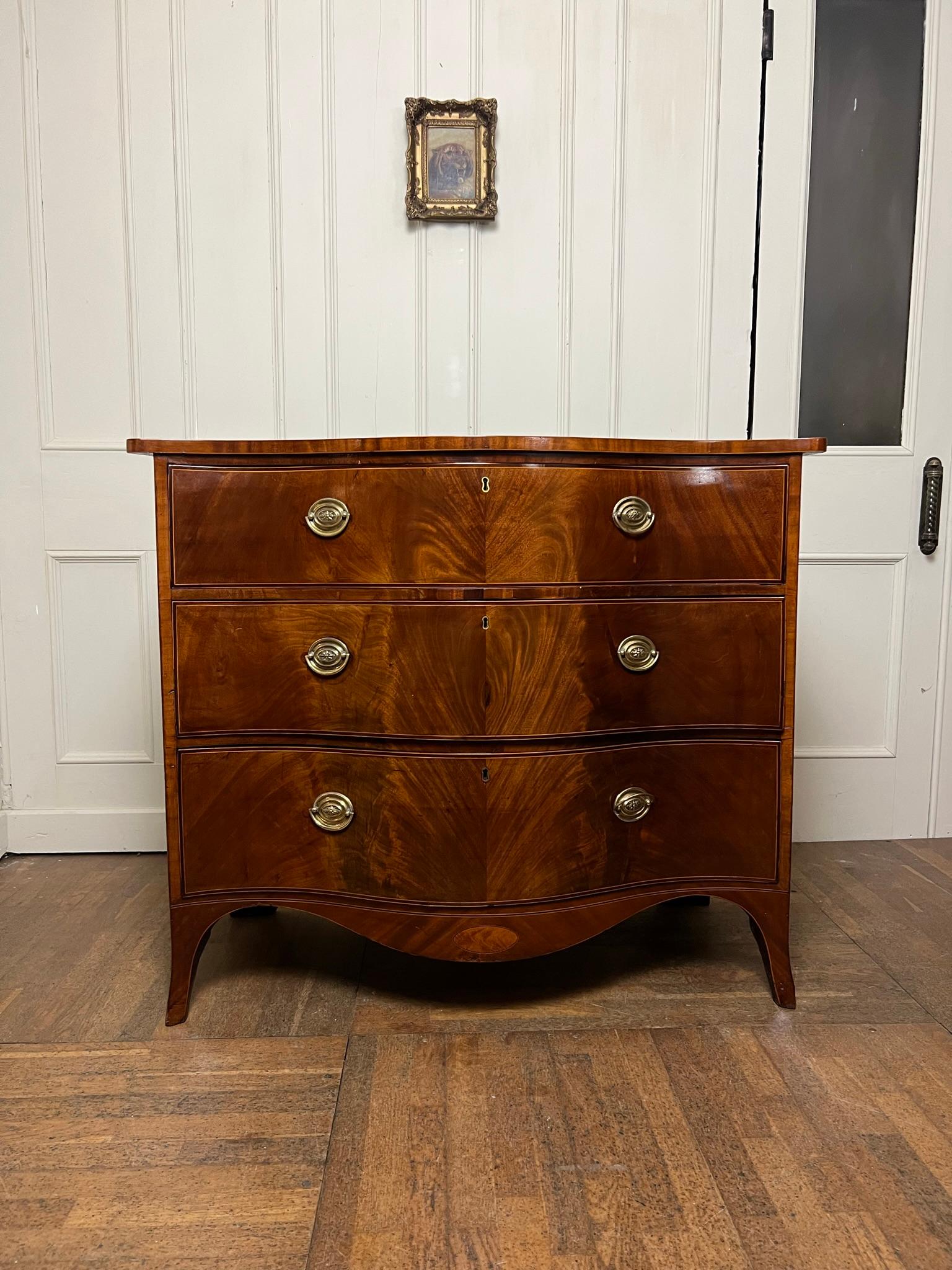 Mahogany 19th Century Serpentine Chest of Drawers For Sale