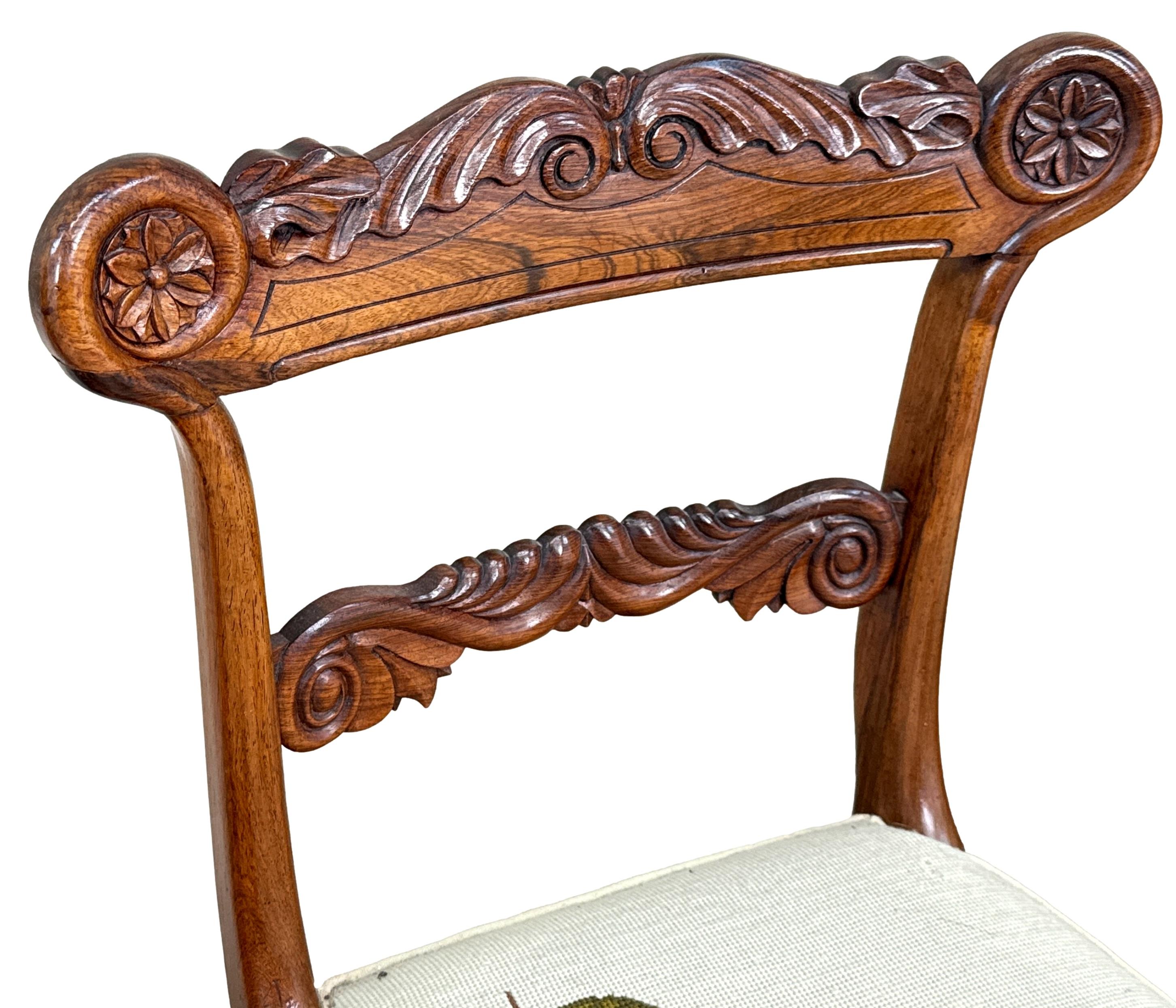 Set di 10 sedie da pranzo Regency in palissandro del XIX secolo in vendita 2