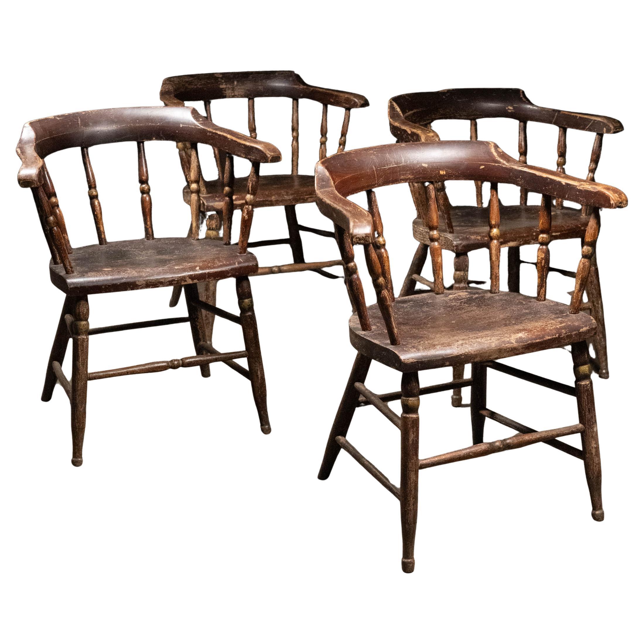 Ensemble de 16 chaises à collier du 19e siècle provenant de la loge des odd fellows en vente