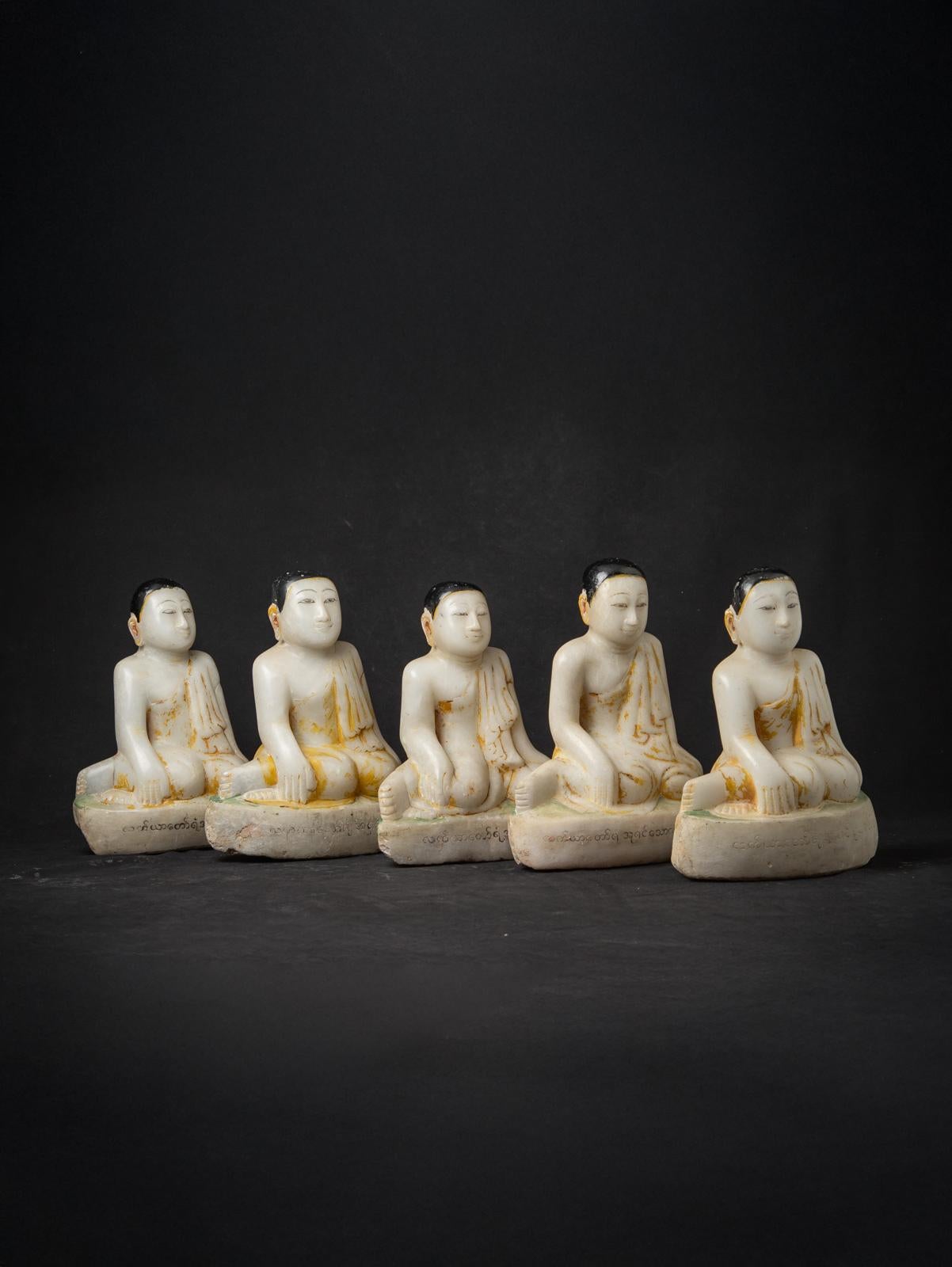 Marmo XIX secolo Set di 5 antiche statue di monaci birmani provenienti dalla Birmania in vendita