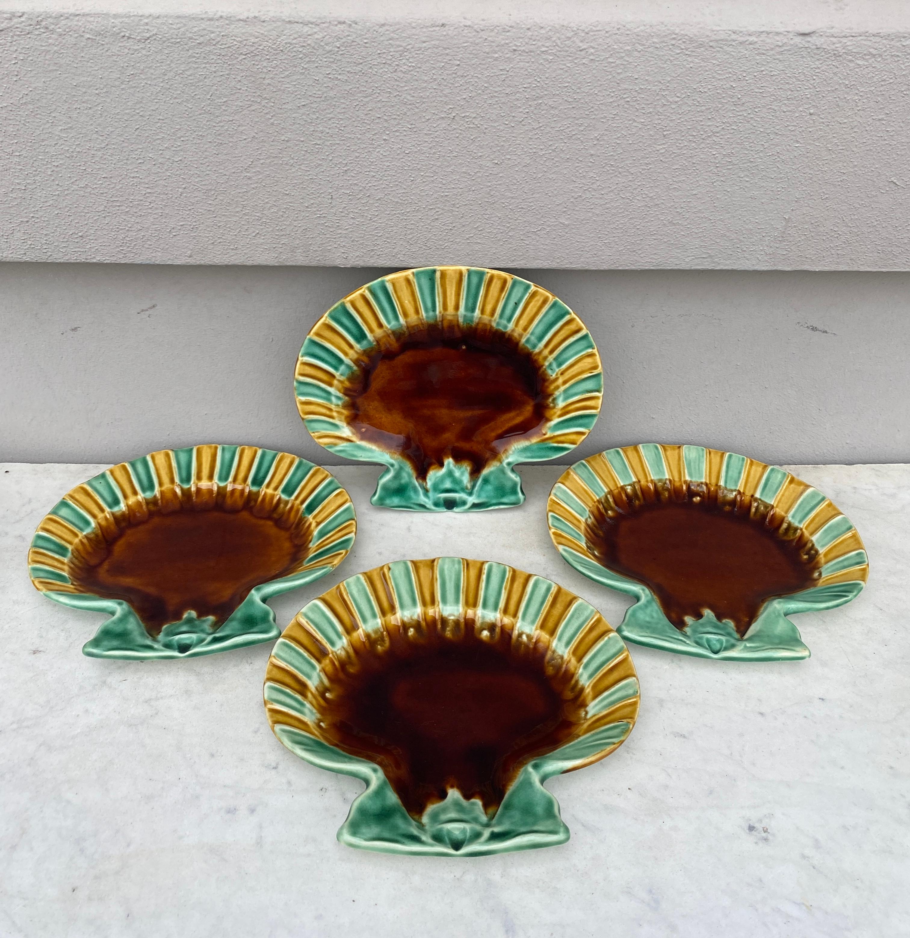 Victorian 19th Century Set of 5 French Majolica Shell Plates Choisy Le Roi For Sale