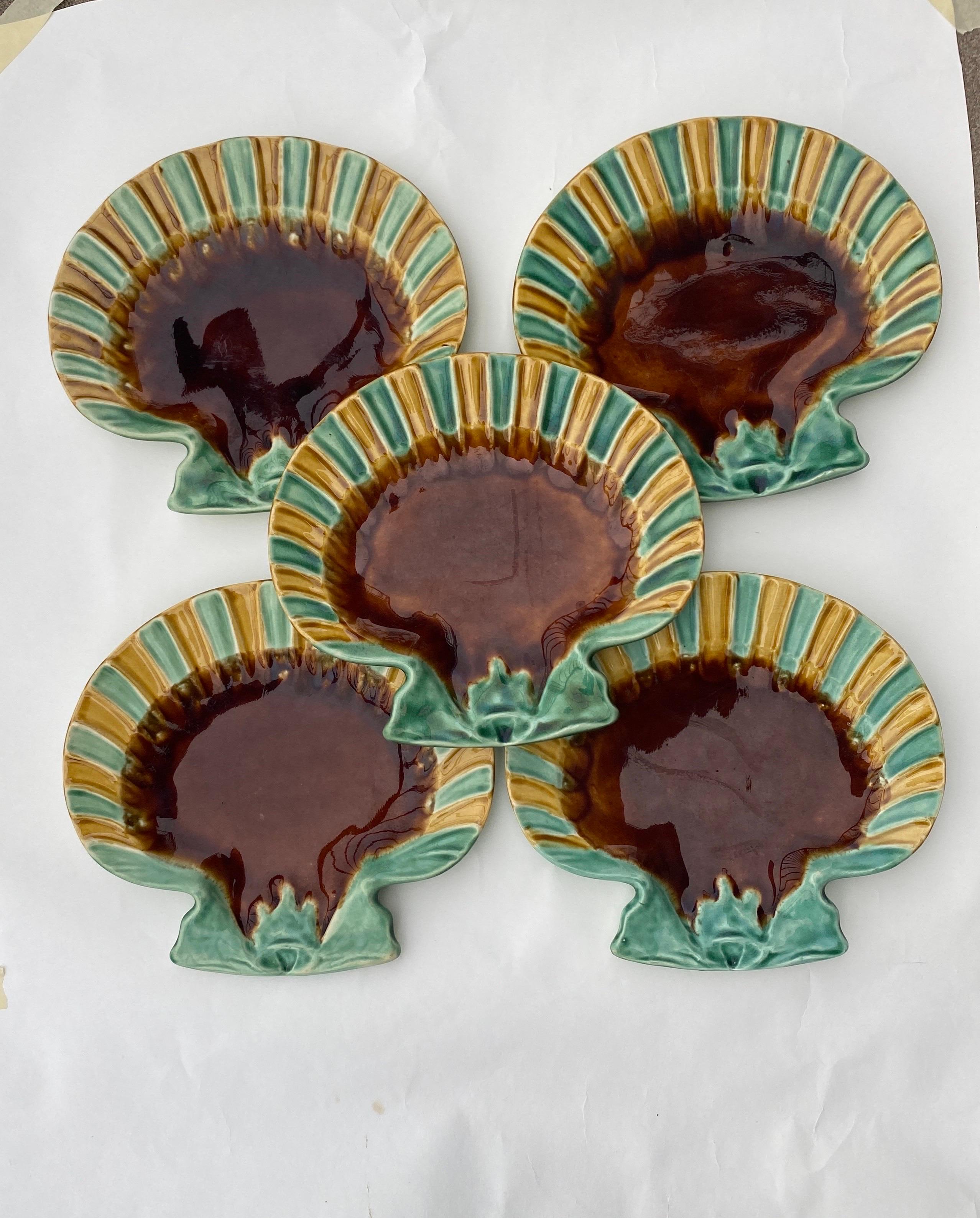 Late 19th Century 19th Century Set of 5 French Majolica Shell Plates Choisy Le Roi For Sale