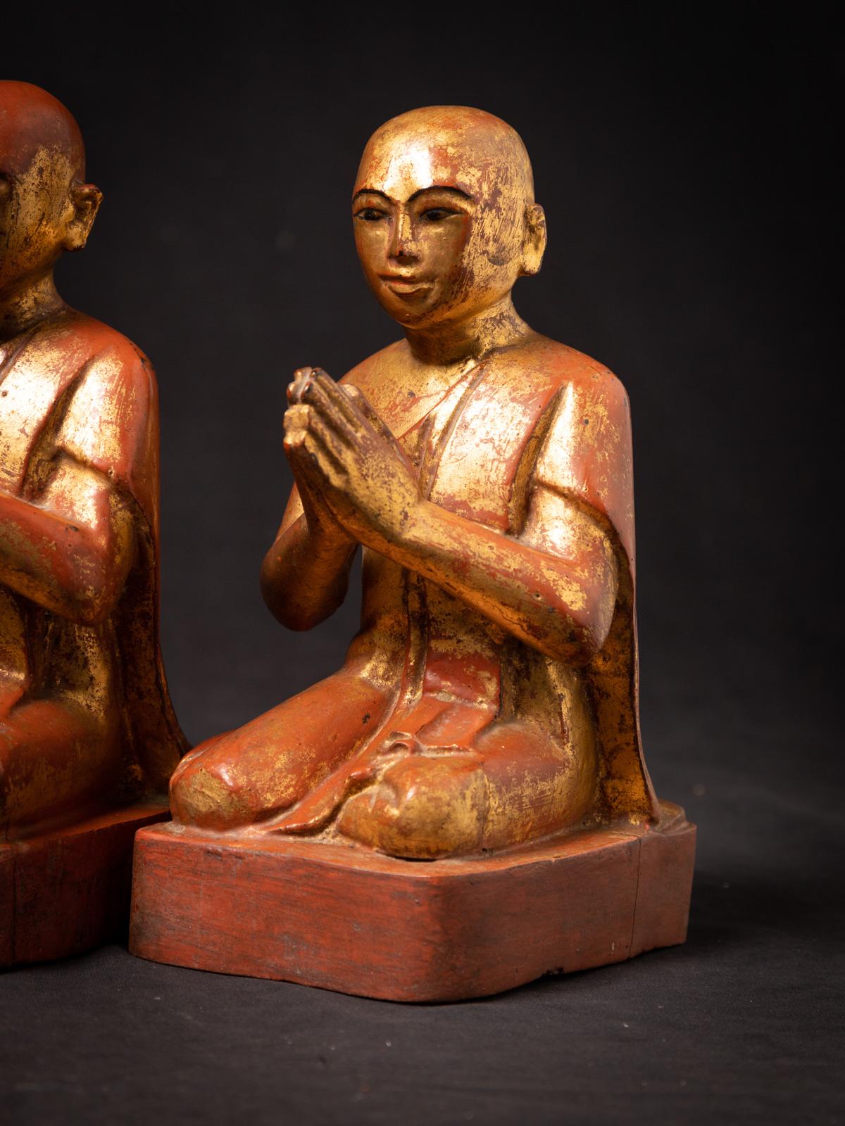 19th century set of 6 antique wooden Burmese Monk statues in Namaskara Mudra For Sale 4