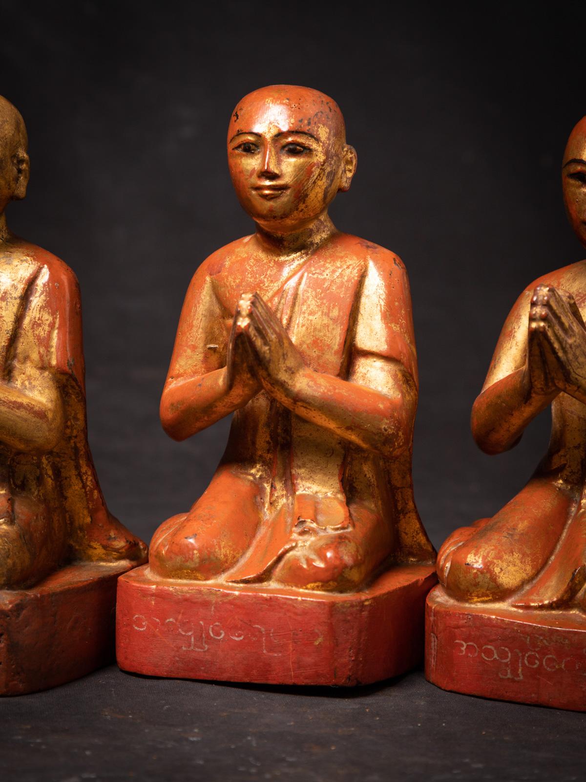 19th century set of 6 antique wooden Burmese Monk statues in Namaskara Mudra For Sale 5