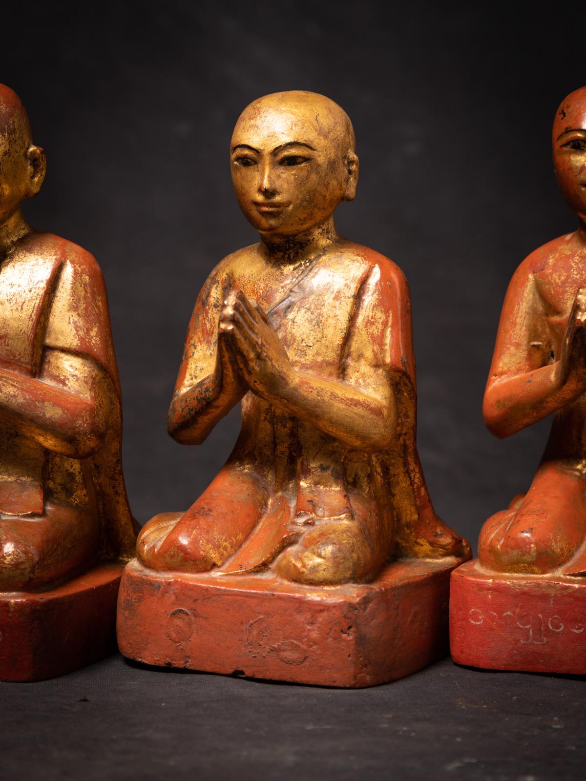 19th century set of 6 antique wooden Burmese Monk statues in Namaskara Mudra For Sale 7