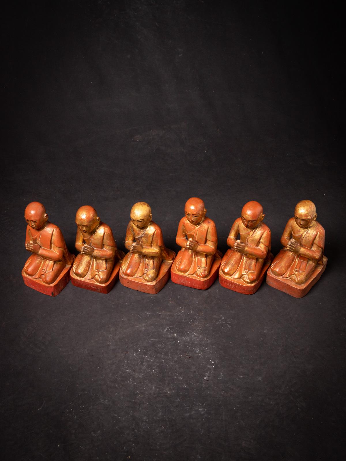 19th century set of 6 antique wooden Burmese Monk statues in Namaskara Mudra For Sale 3