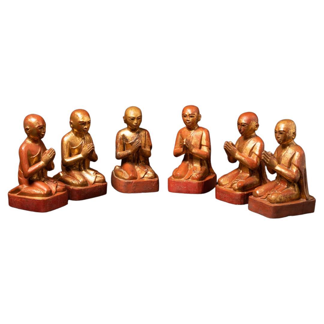 19th century set of 6 antique wooden Burmese Monk statues in Namaskara Mudra For Sale