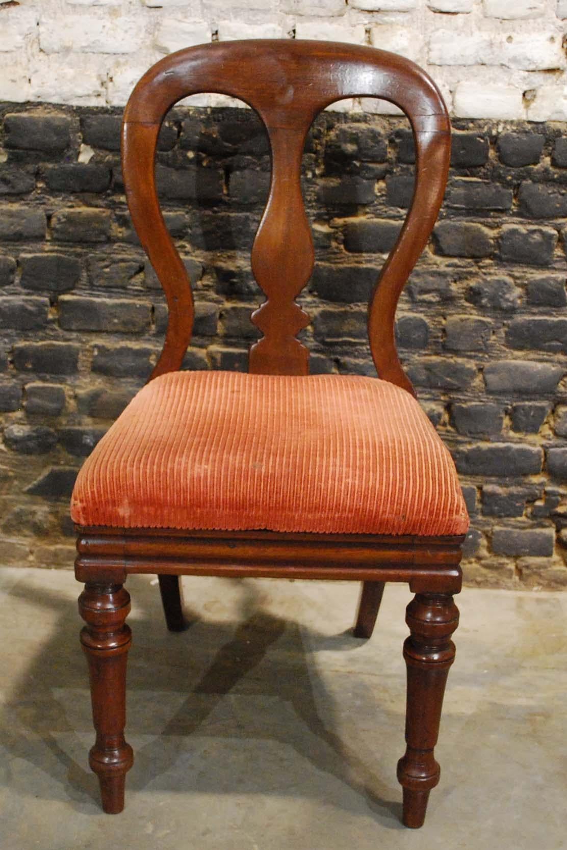 British 19th Century Set of 6 English Victorian Mahogany Dining Chairs by James Reilly For Sale