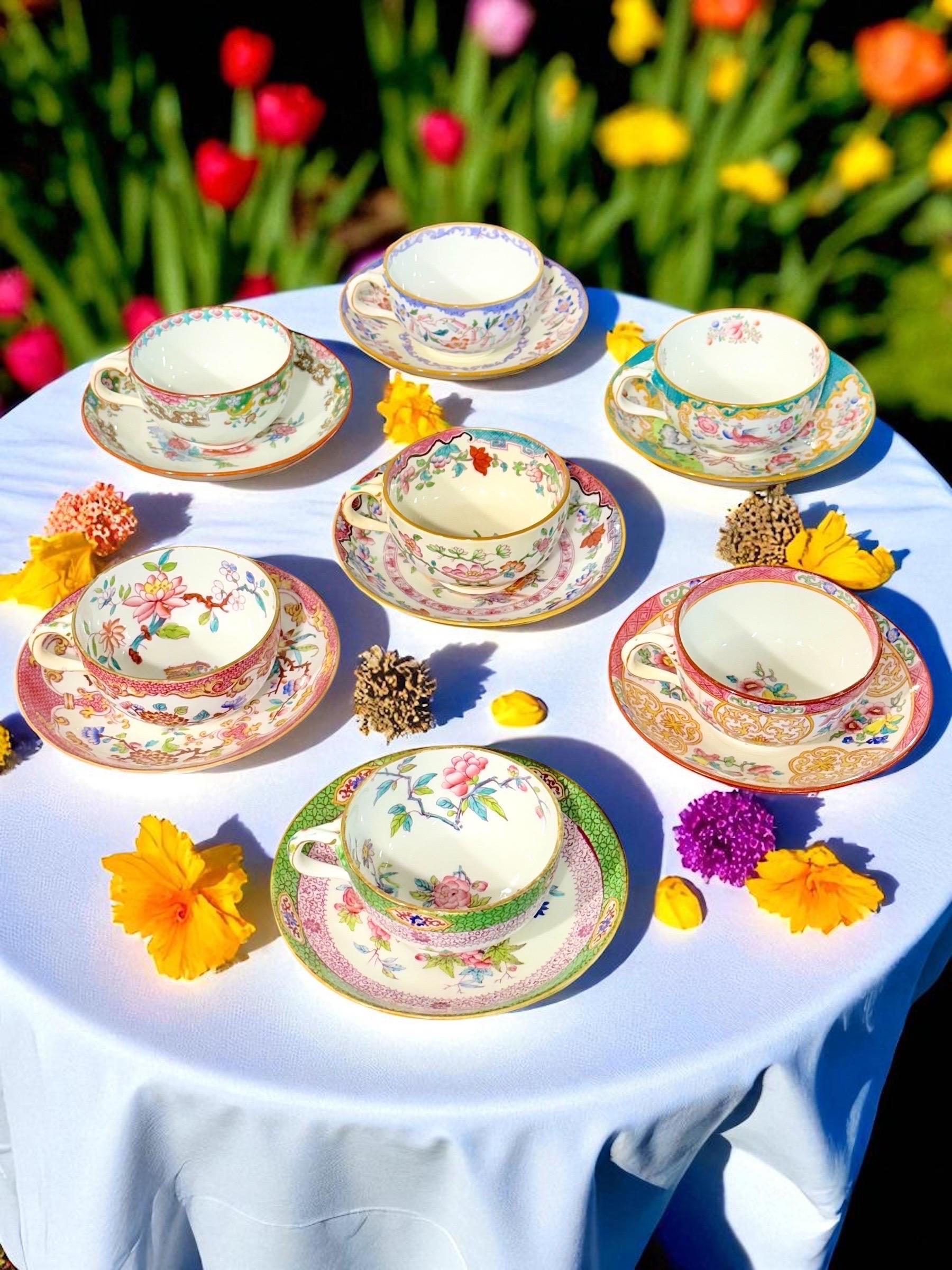 19. Jahrhundert Satz von 7 englischen Porzellan Teetassen und Untertassen, 6 signiert Minton im Zustand „Gut“ im Angebot in LA CIOTAT, FR