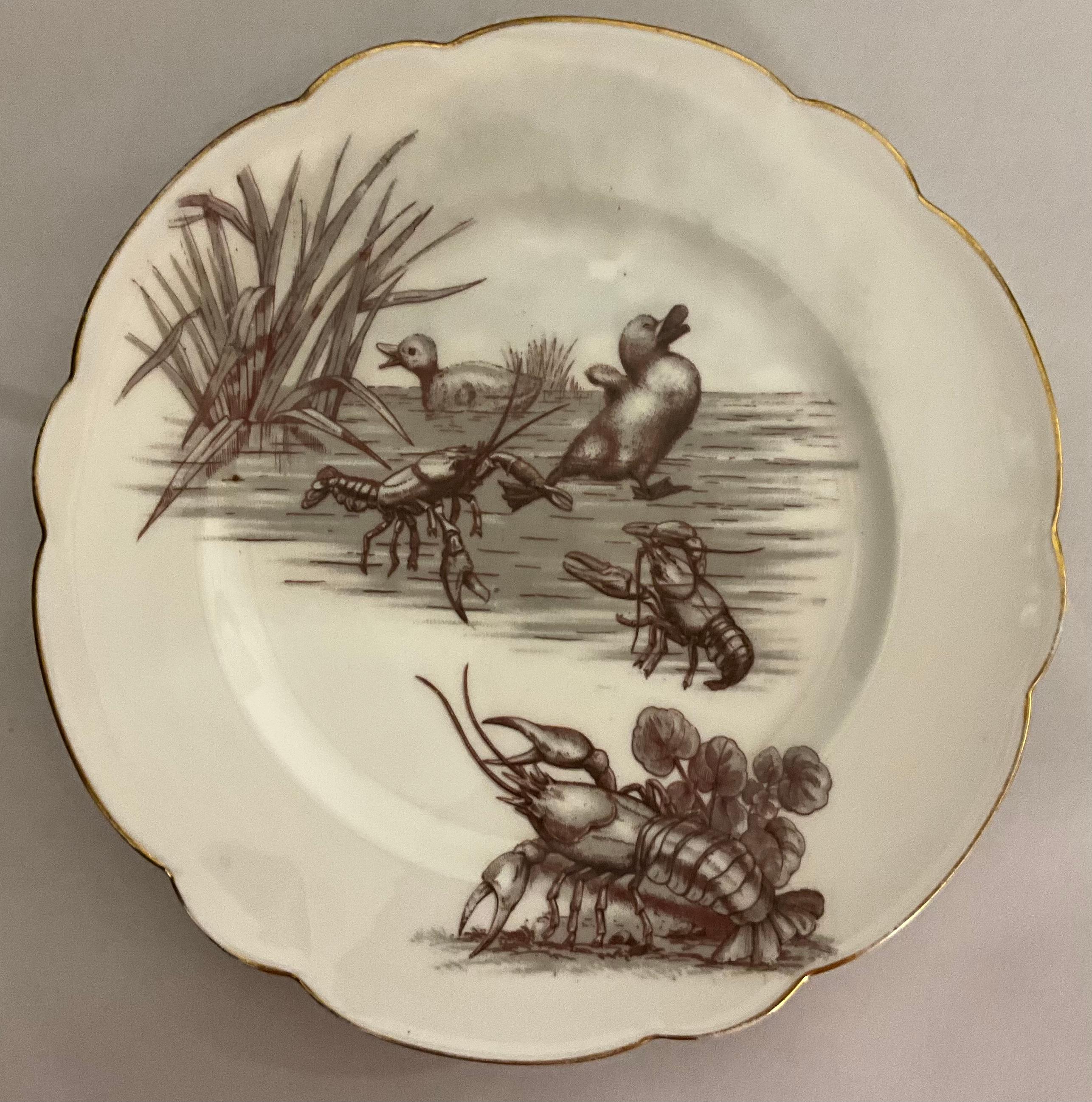 Porcelaine Ensemble de 8 assiettes à dessert françaises de Limoges du 19ème siècle, lapins, oiseaux et pins en vente