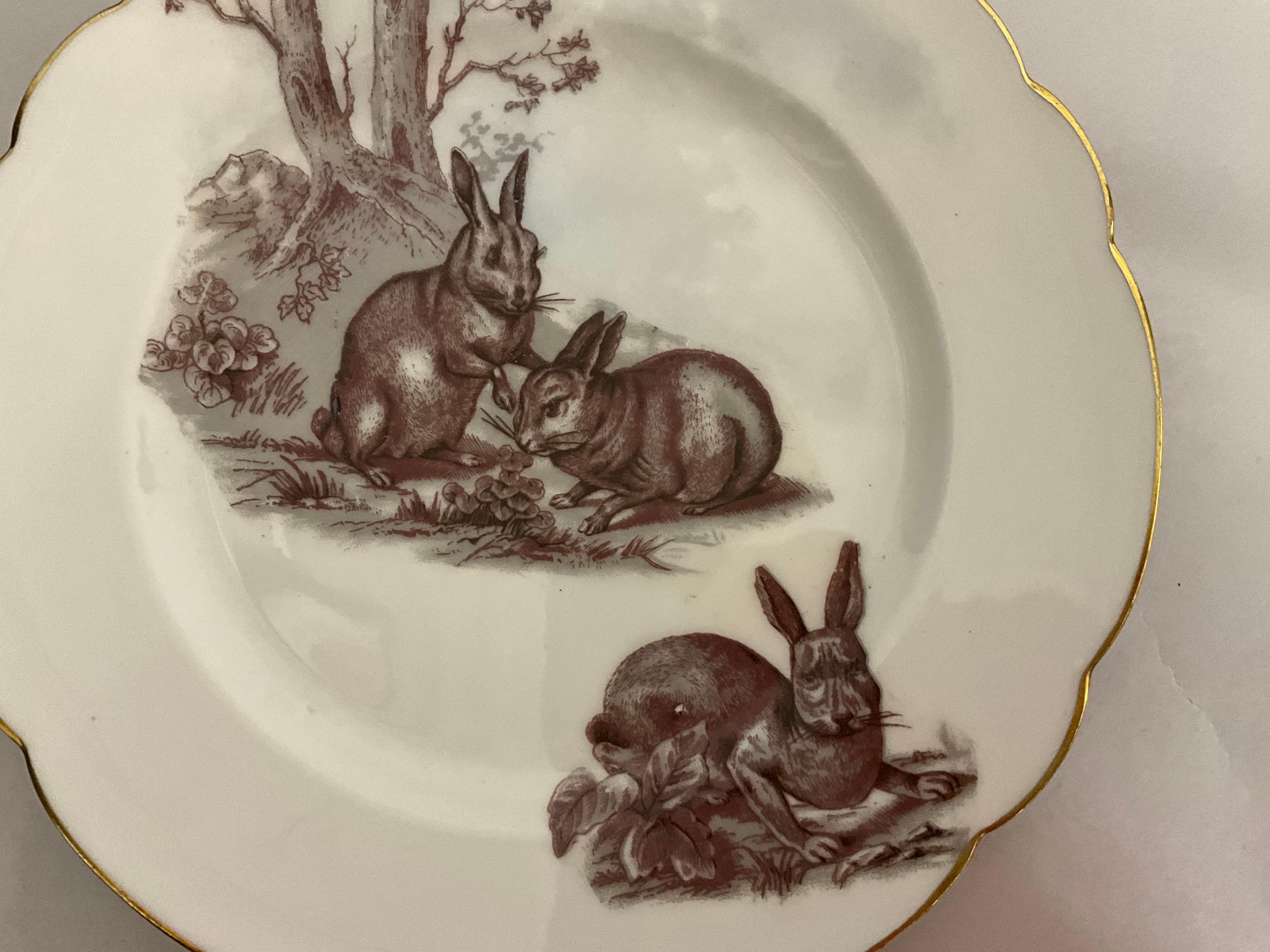 Ensemble de 8 assiettes à dessert françaises de Limoges du 19ème siècle, lapins, oiseaux et pins en vente 2