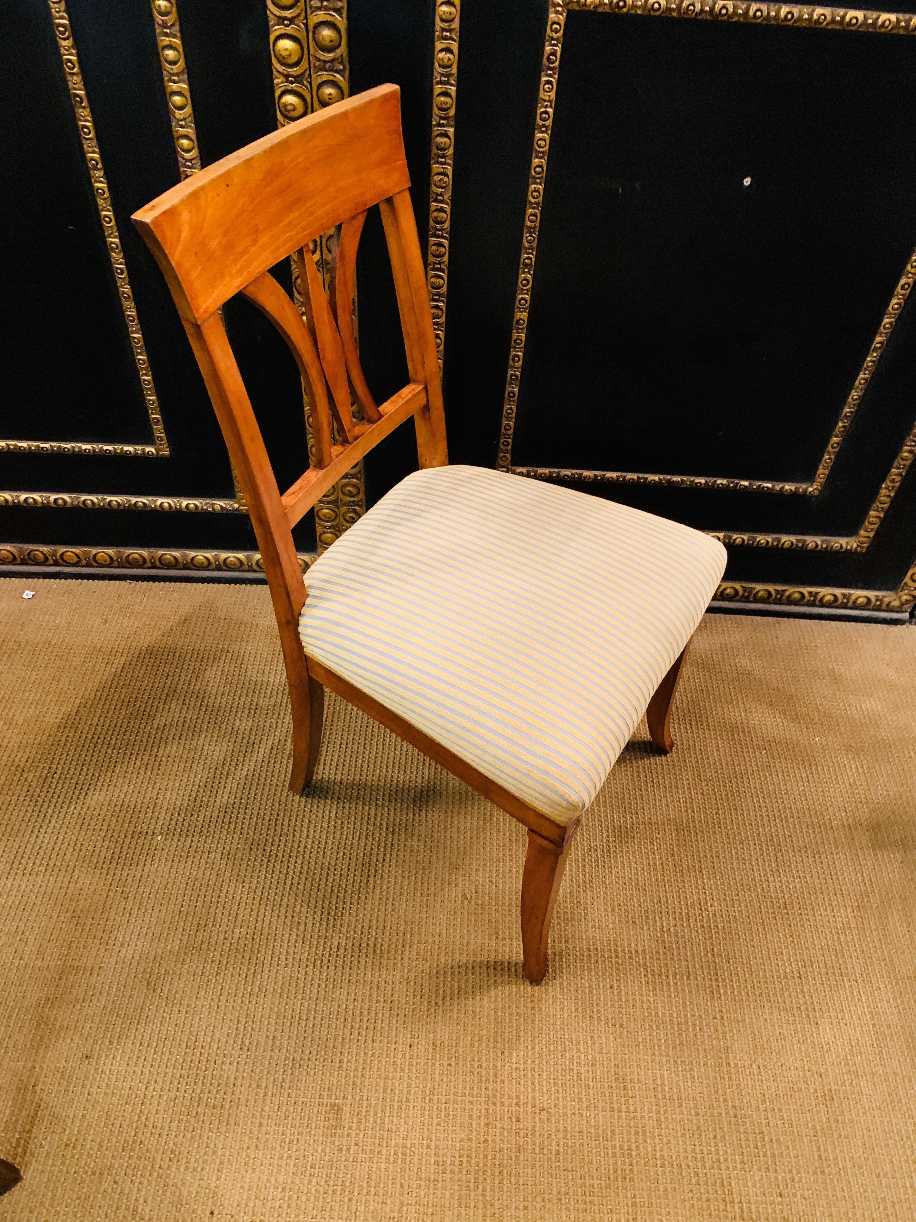 19th Century Set of antique Biedermeier Chairs Cherrywood, 1820  For Sale 7