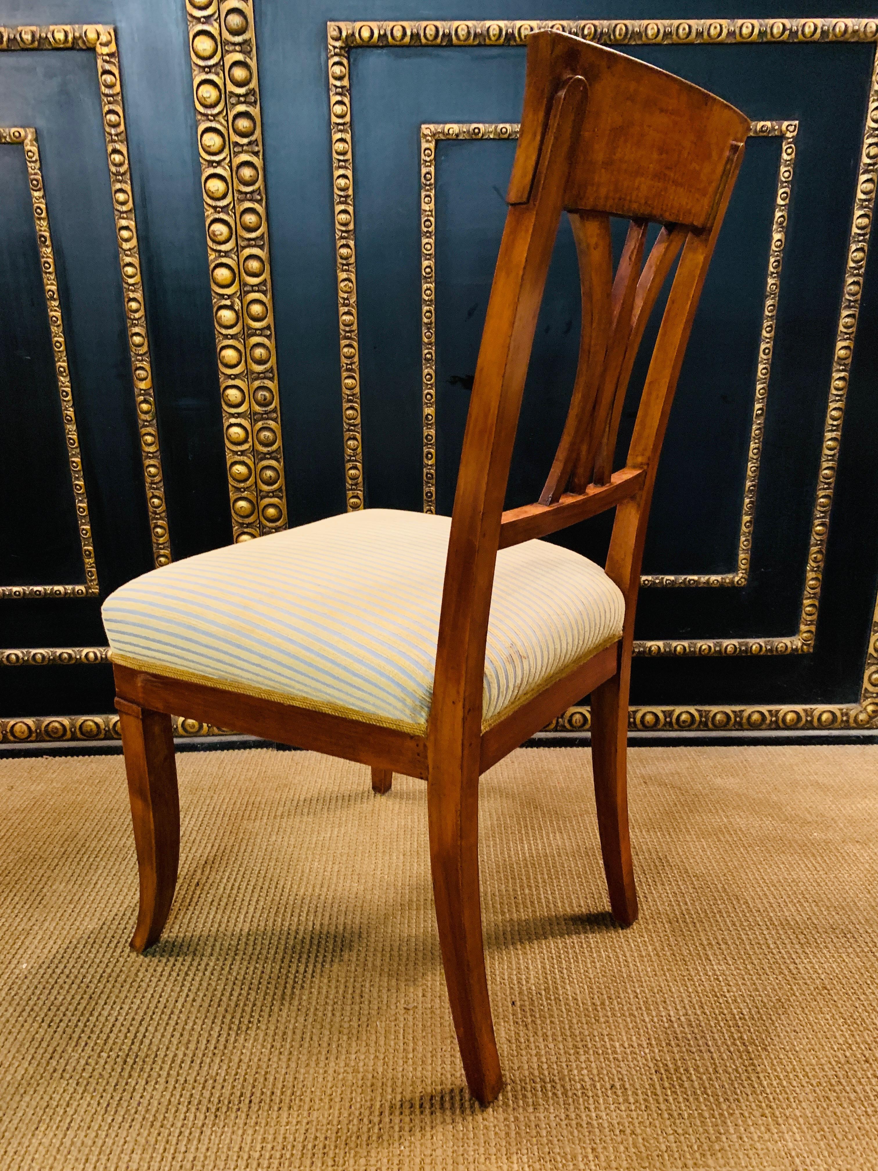 19th Century Set of antique Biedermeier Chairs Cherrywood, 1820  For Sale 12