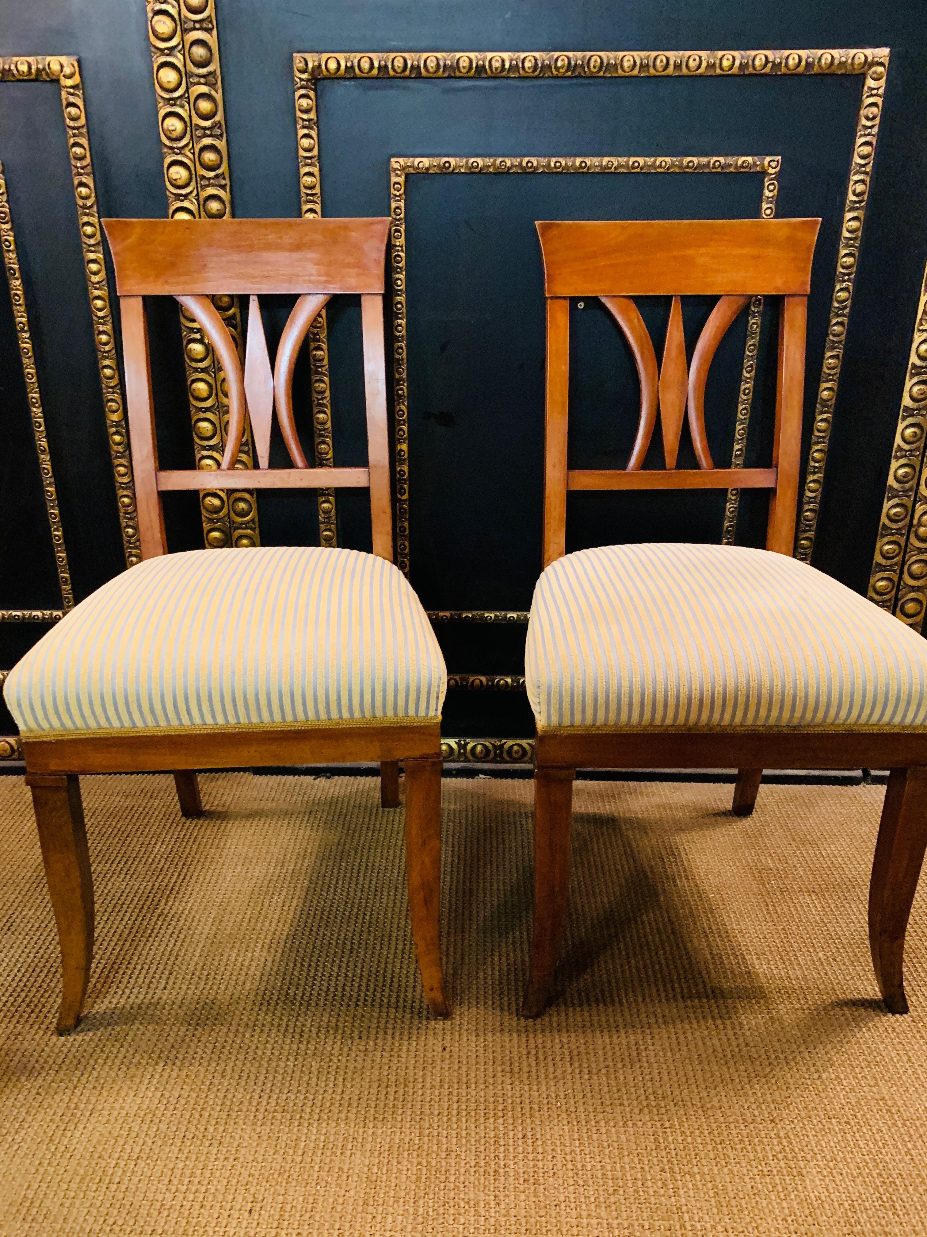 19th Century Set of antique Biedermeier Chairs Cherrywood, 1820  For Sale 4