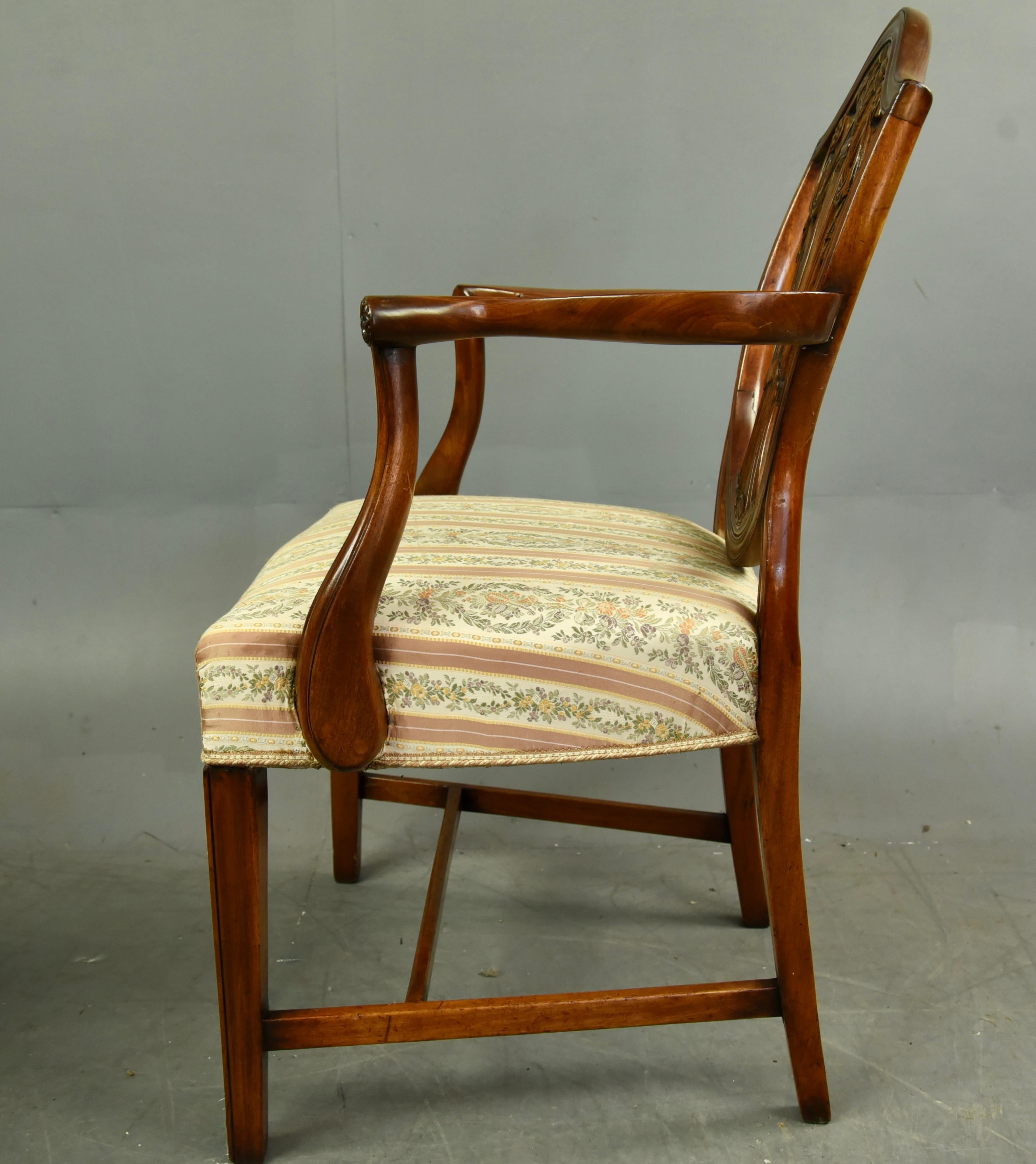 English 19th century set of eight Georgian Hepplewhite dining chairs 