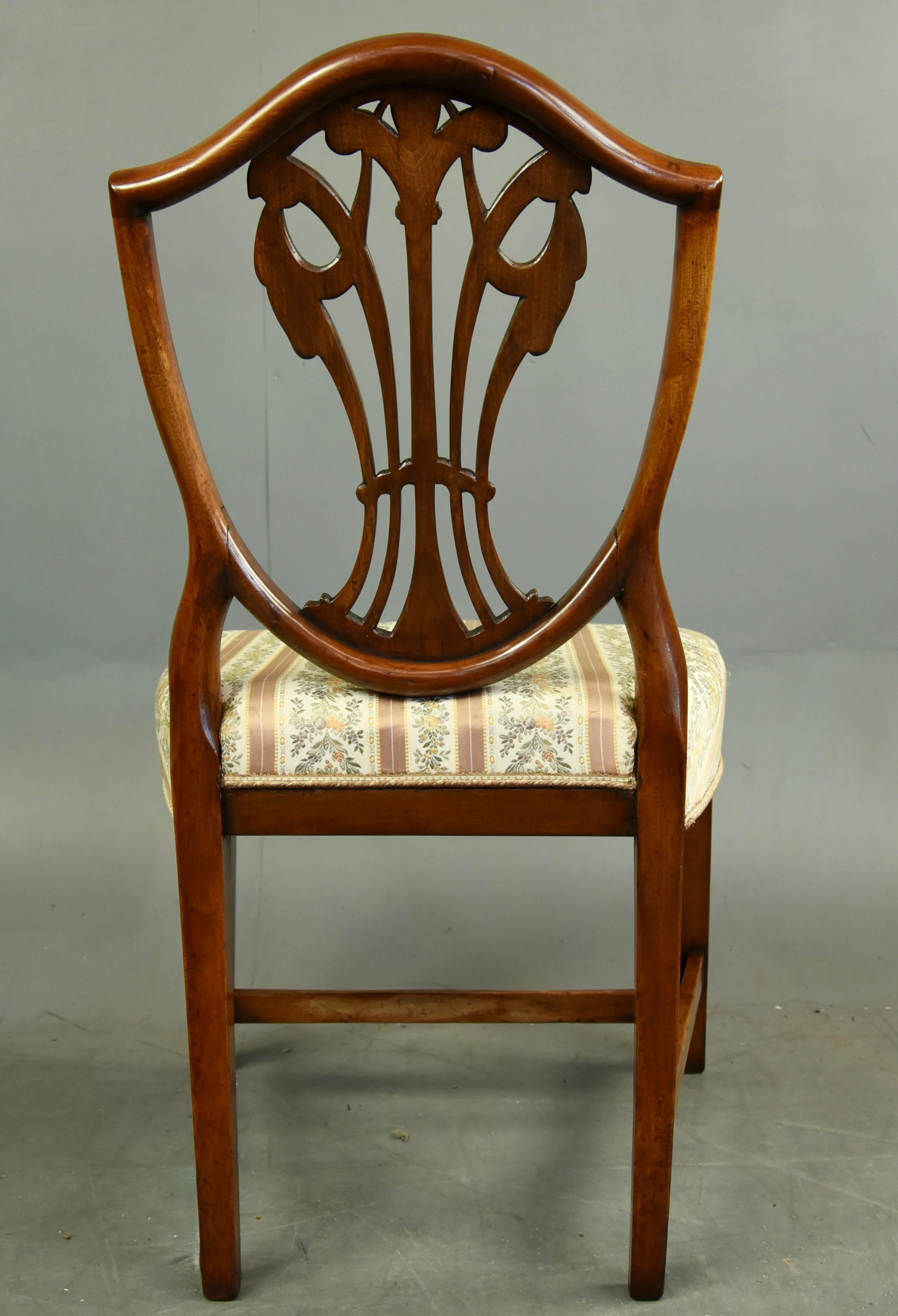 Mahogany 19th century set of eight Georgian Hepplewhite dining chairs 