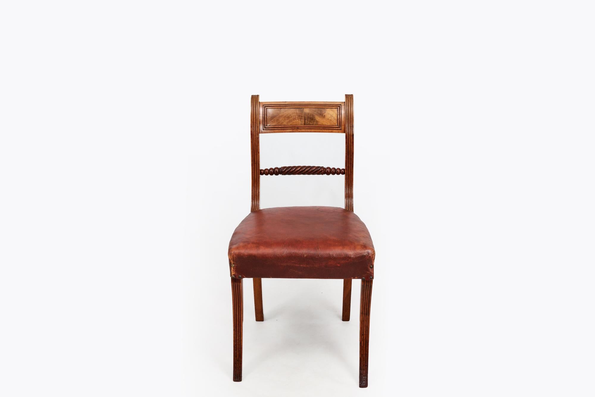 19. Jahrhundert Satz von acht Esszimmerstühlen aus der Regency-Zeit im Zustand „Gut“ im Angebot in Dublin 8, IE