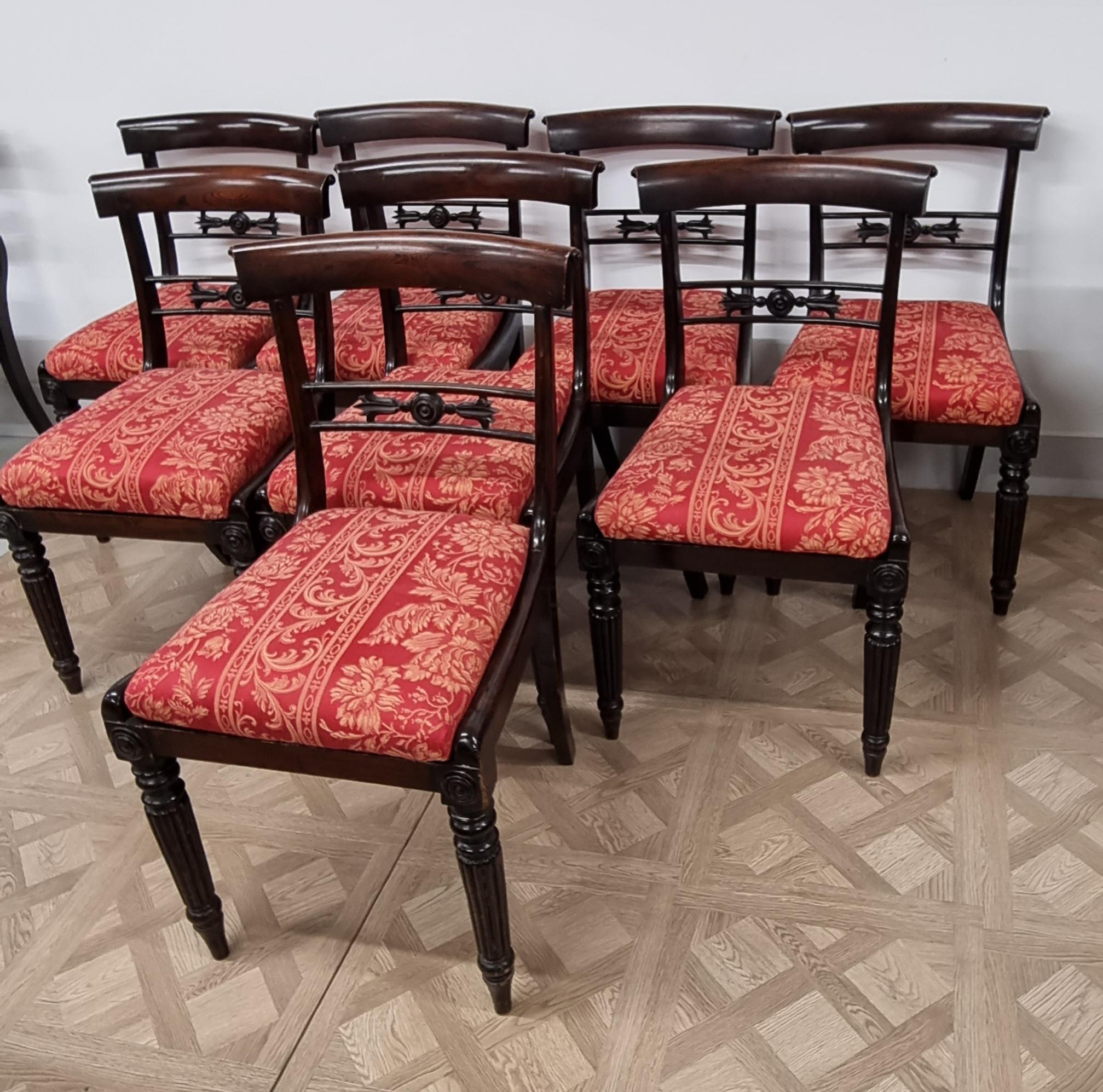 Britannique Ensemble de huit chaises de salle à manger en bois de rose d'époque William IV, 19e siècle en vente