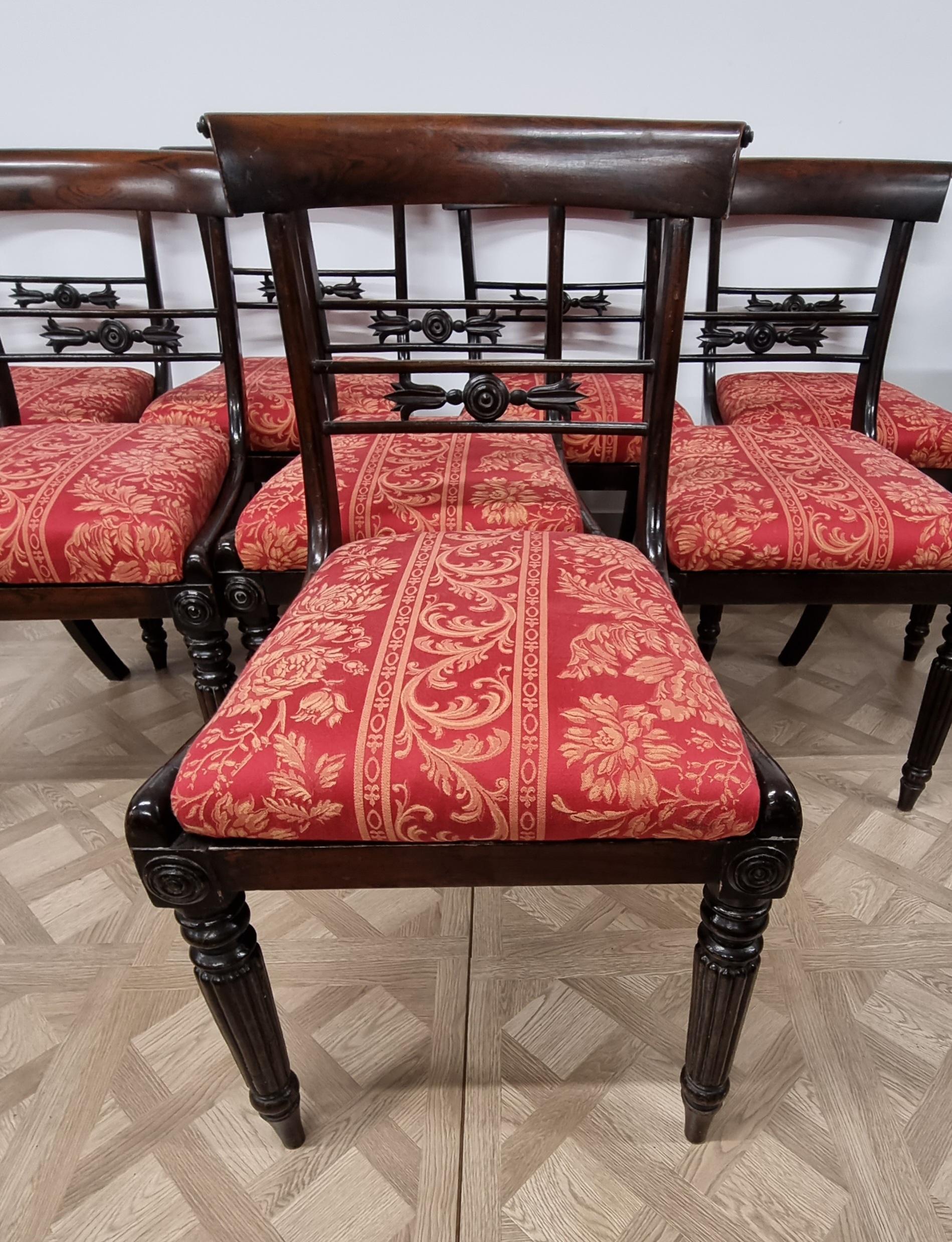 XIXe siècle Ensemble de huit chaises de salle à manger en bois de rose d'époque William IV, 19e siècle en vente