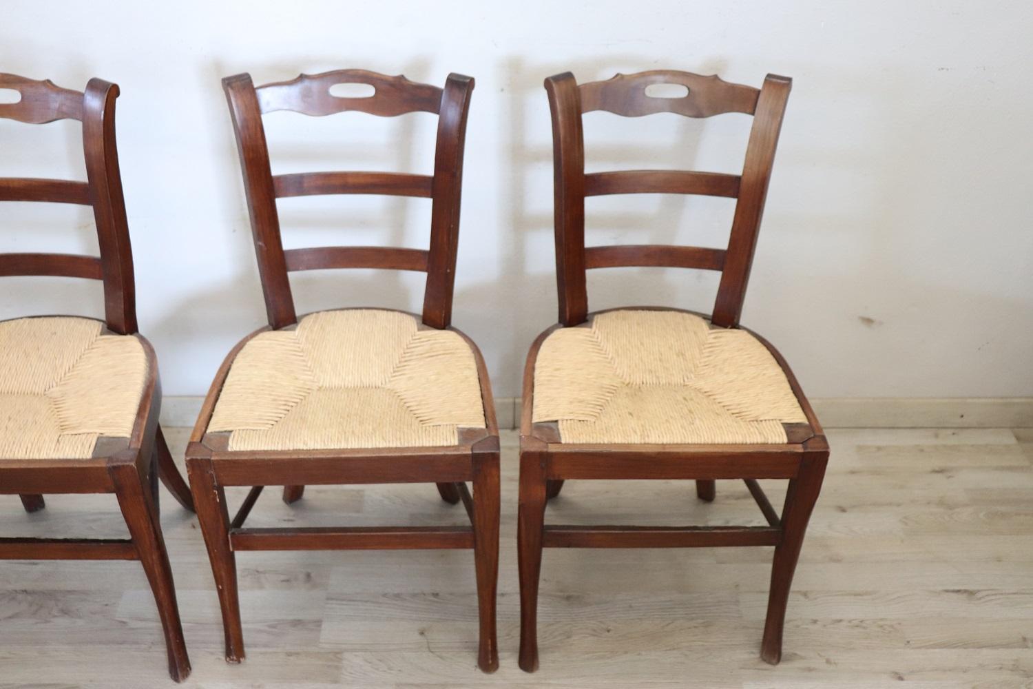 Italian 19th Century Set of Four Antique Chairs in Cherry Wood with Straw Seat For Sale