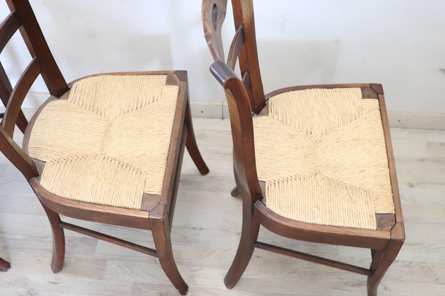 19th Century Set of Four Antique Chairs in Cherry Wood with Straw Seat For Sale 2