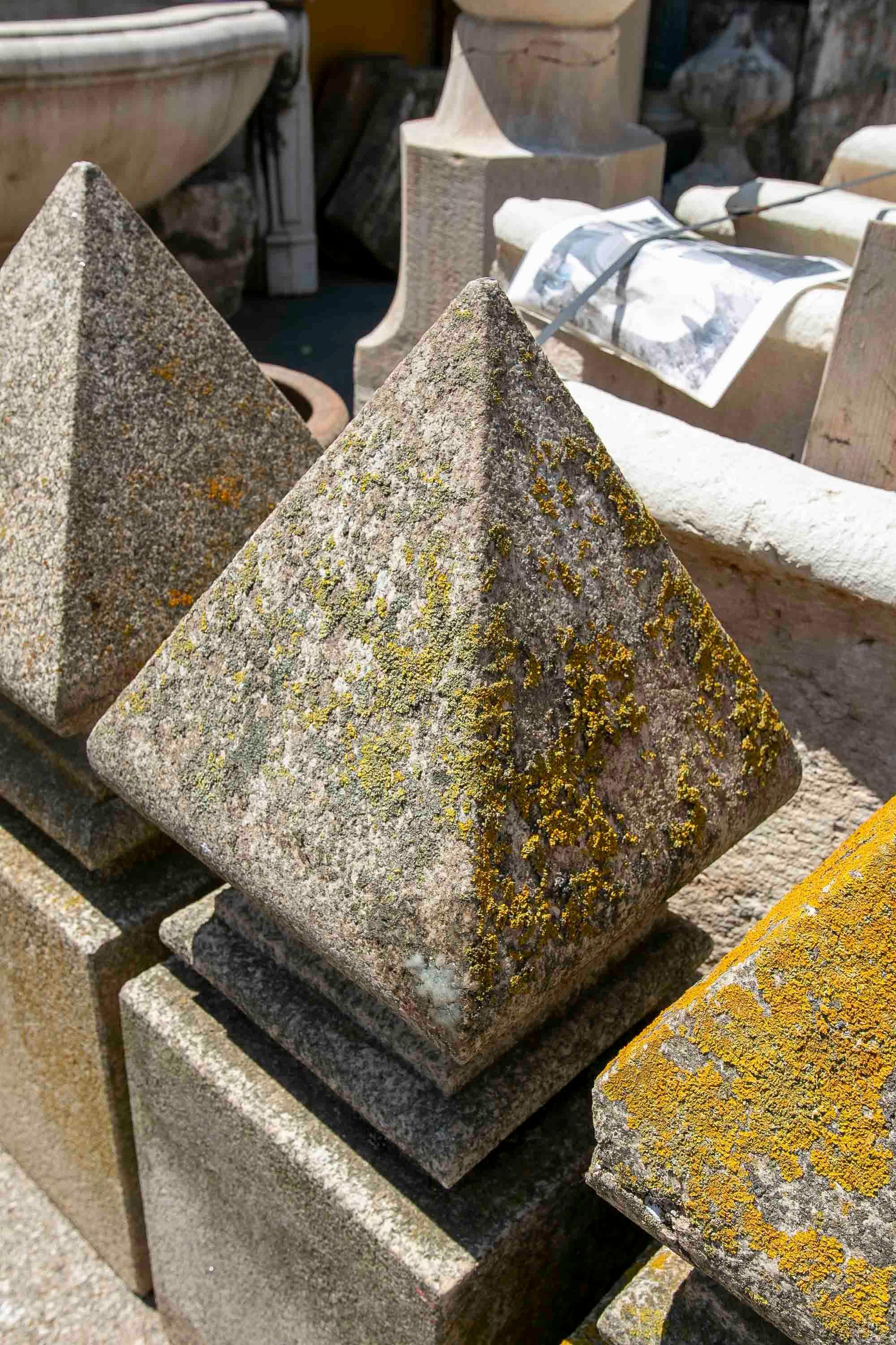 19th Century Set of Four Classical Granite Finials with Square Base For Sale 12
