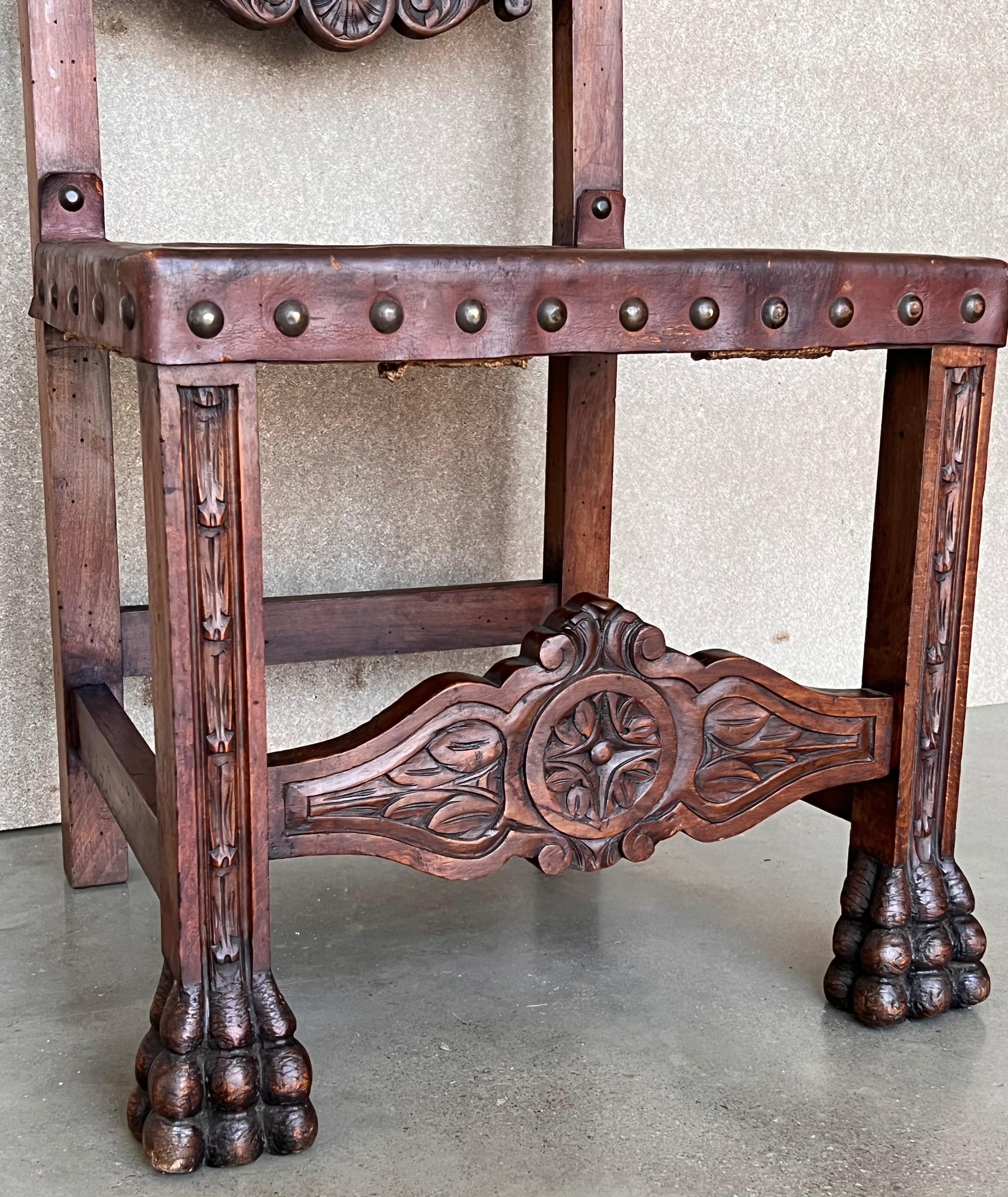 19th Century Set of Four French Carved Walnut Turned Wood Chairs with Claw Feet For Sale 5
