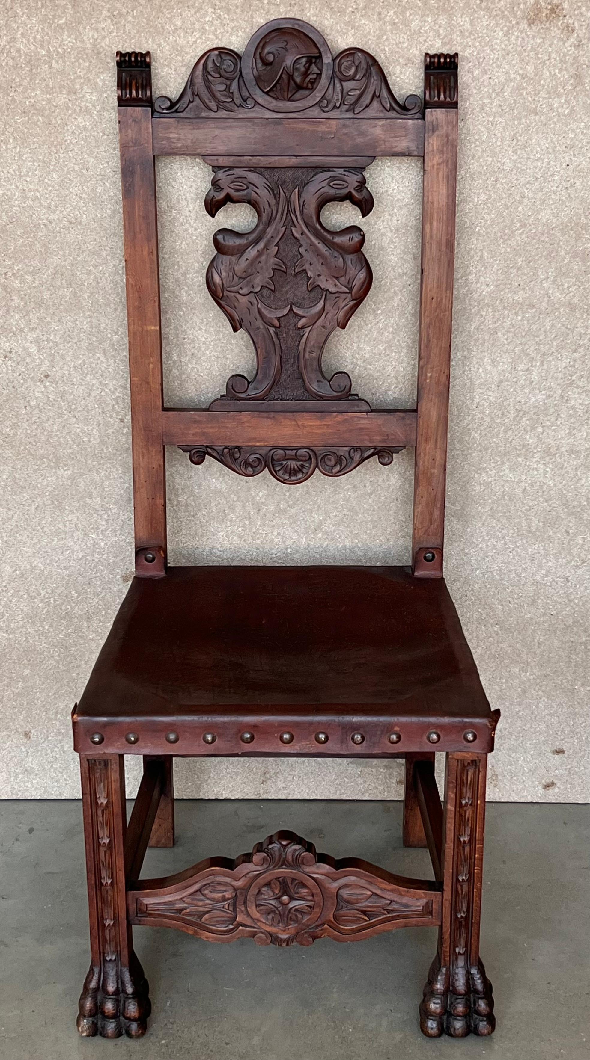 19th century carved walnut armchair.
Perfect to place in your room or in your kitchen
The frames with carved structure. The legs are finished in a higly carved claw feet.
It has a leather seat.