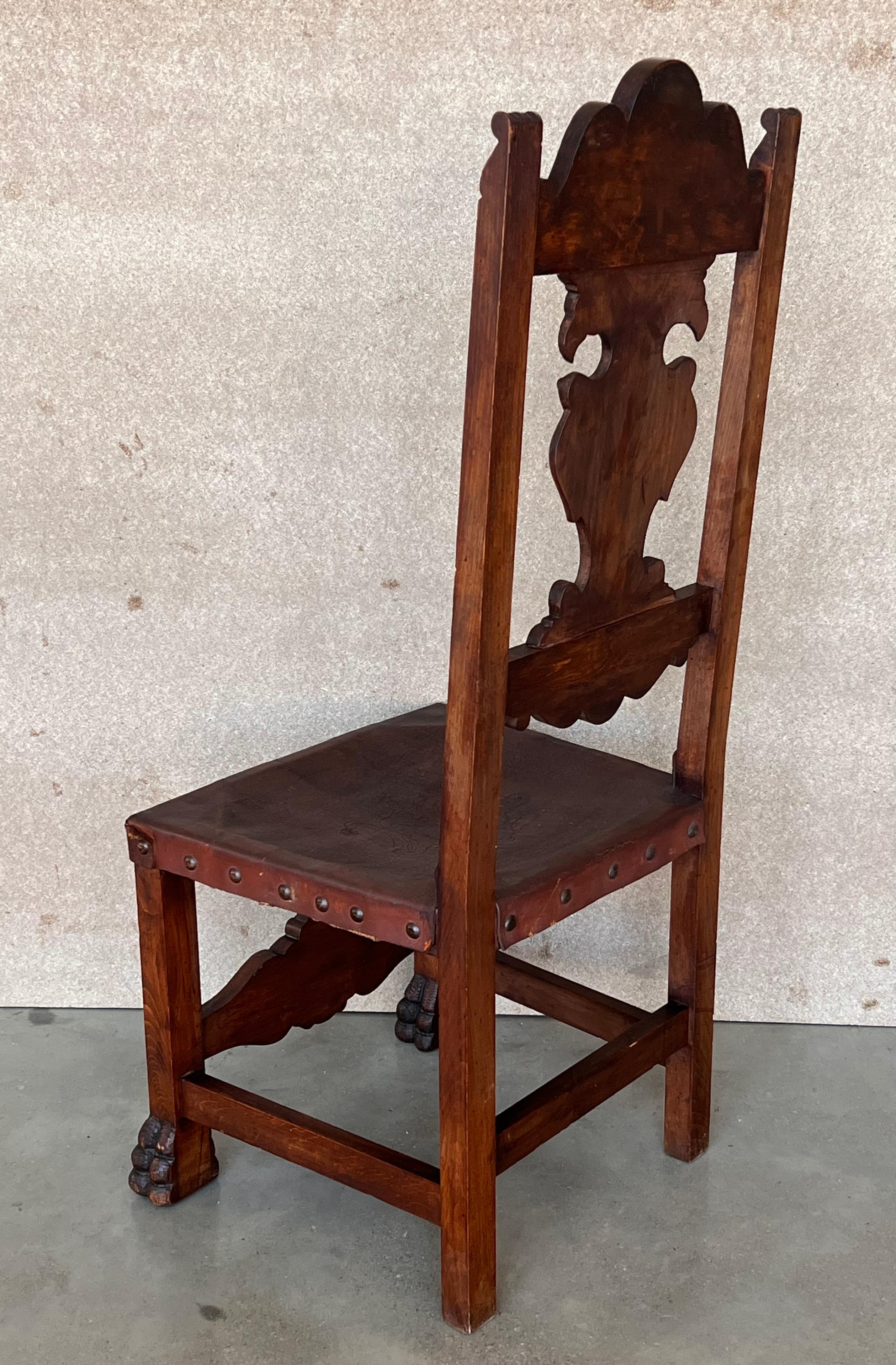 19th Century Set of Four French Carved Walnut Turned Wood Chairs with Claw Feet For Sale 2