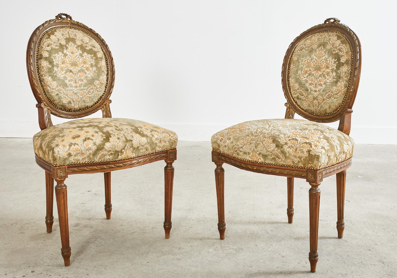 Satz von vier französischen Esszimmerstühlen im Louis-XVI-Stil des 19. Jahrhunderts im Angebot 7